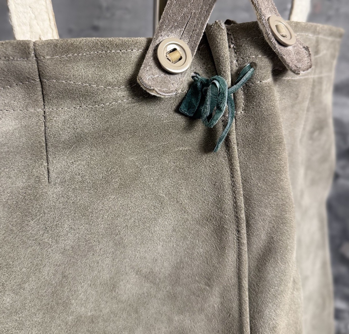 VTG Gray Suede Lederhosen Oktoberfest German Bavarian Suspender Shorts 26″ Waist