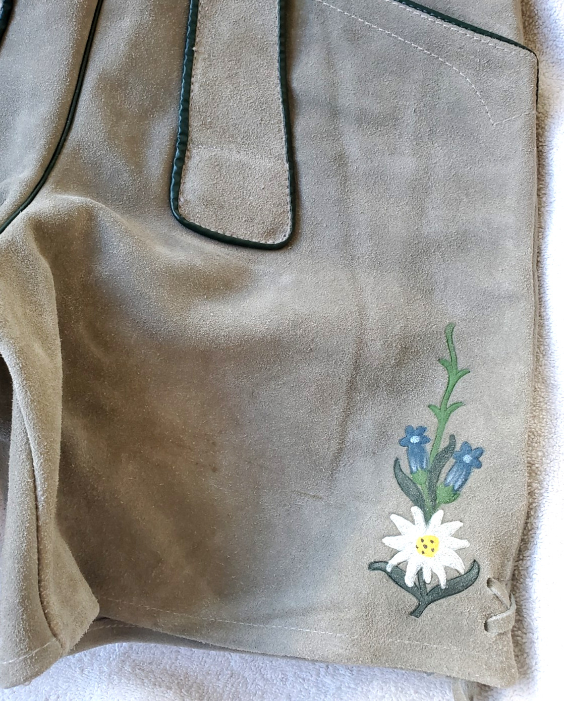 Vtg 70’s Authentic Lederhosen Gray-Green Shorts Suede Leather 30″Waist Edelweiss