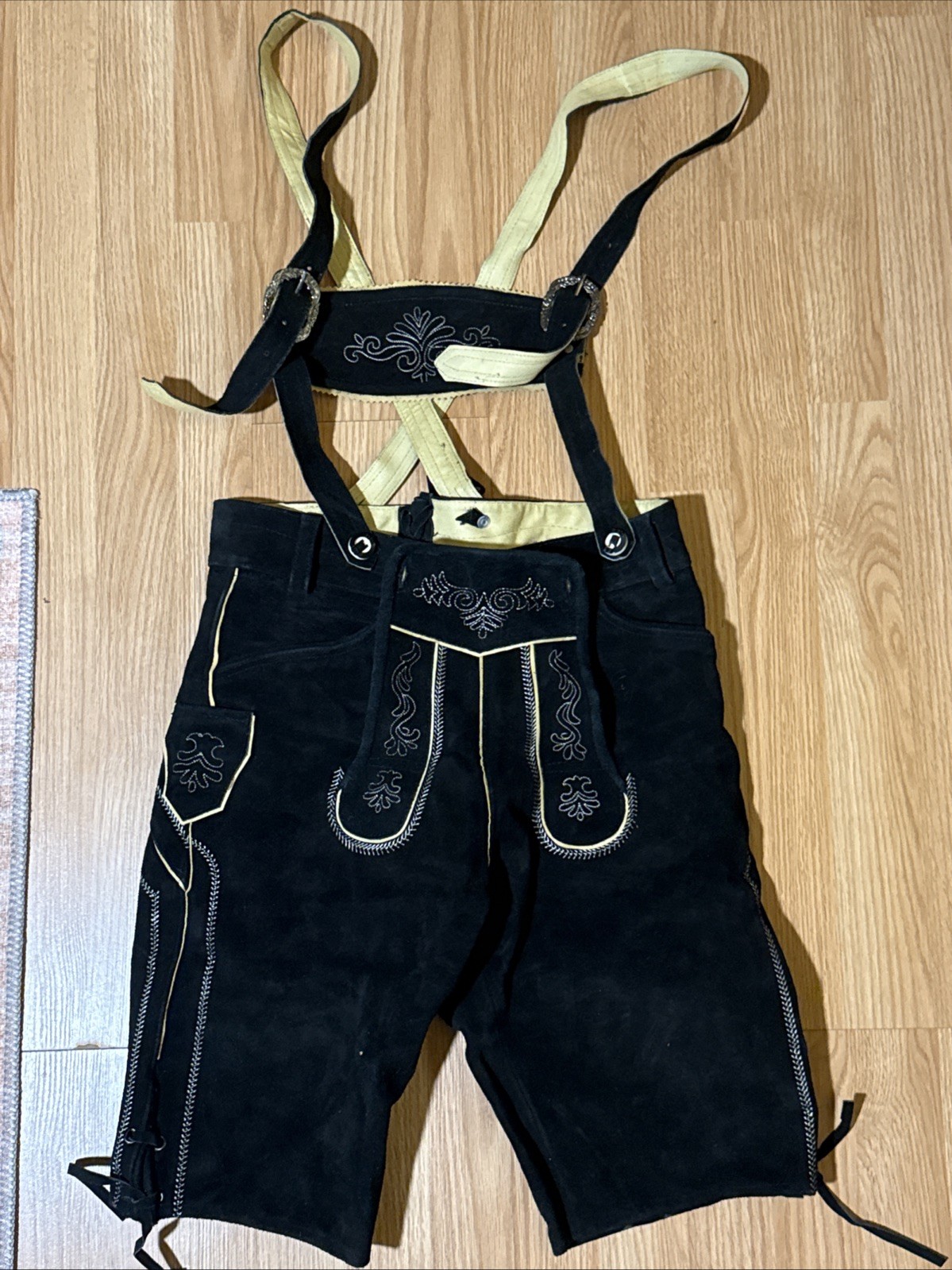 Gaudi Size 48 Black Suede Leather Lederhosen Bavarian Shorts Oktoberfest