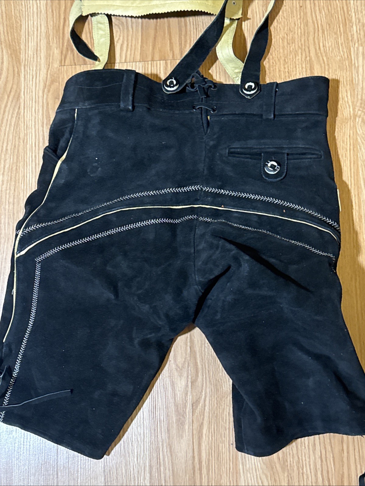Gaudi Size 48 Black Suede Leather Lederhosen Bavarian Shorts Oktoberfest
