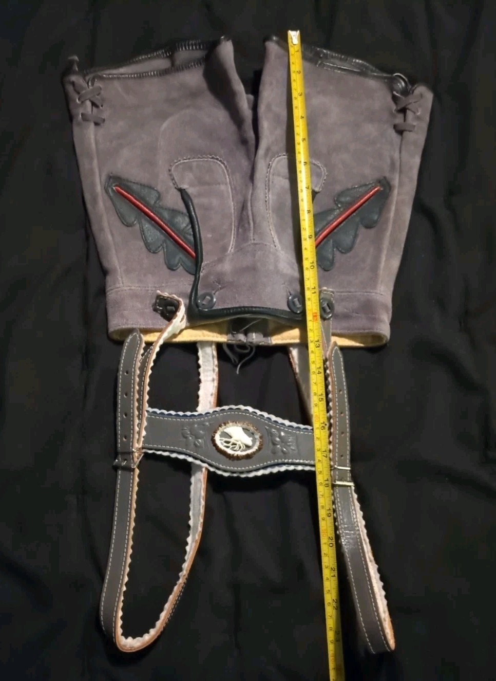 VTG Lederhosen Germany Suede Leather Shorts Suspenders Oktoberfest Child Size S