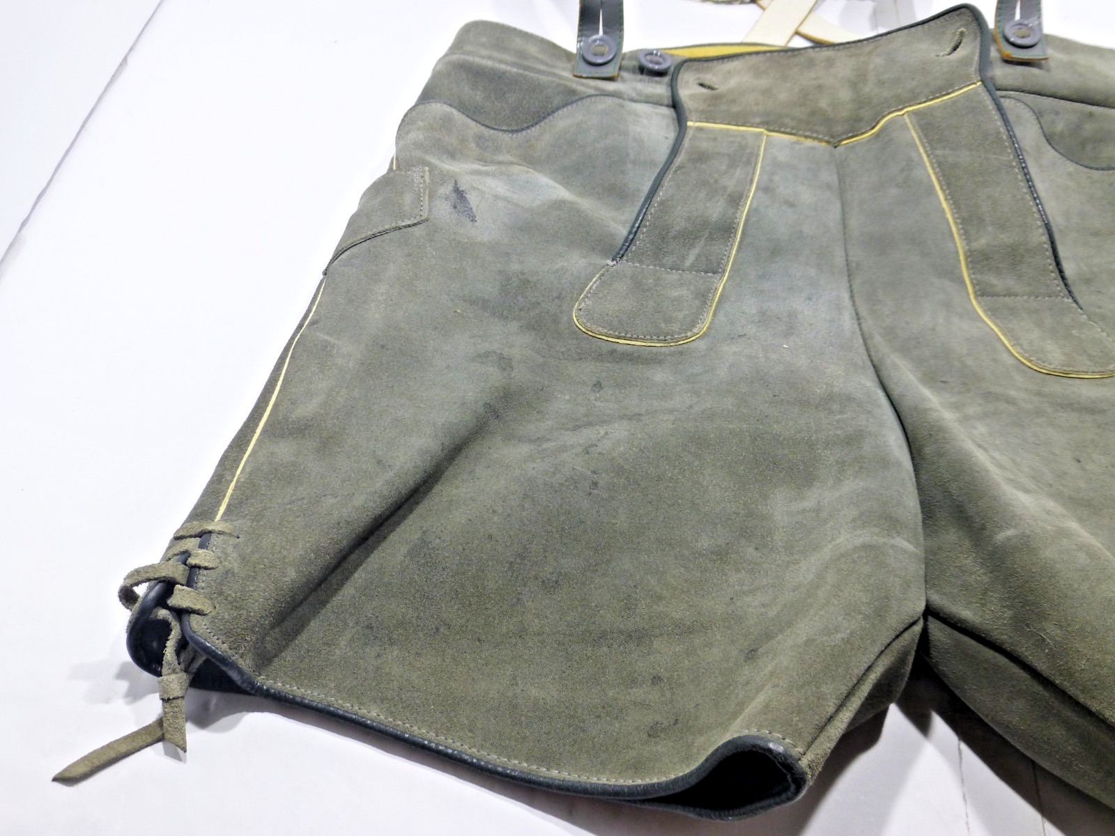 German Lederhouse shorts, gray, size 34