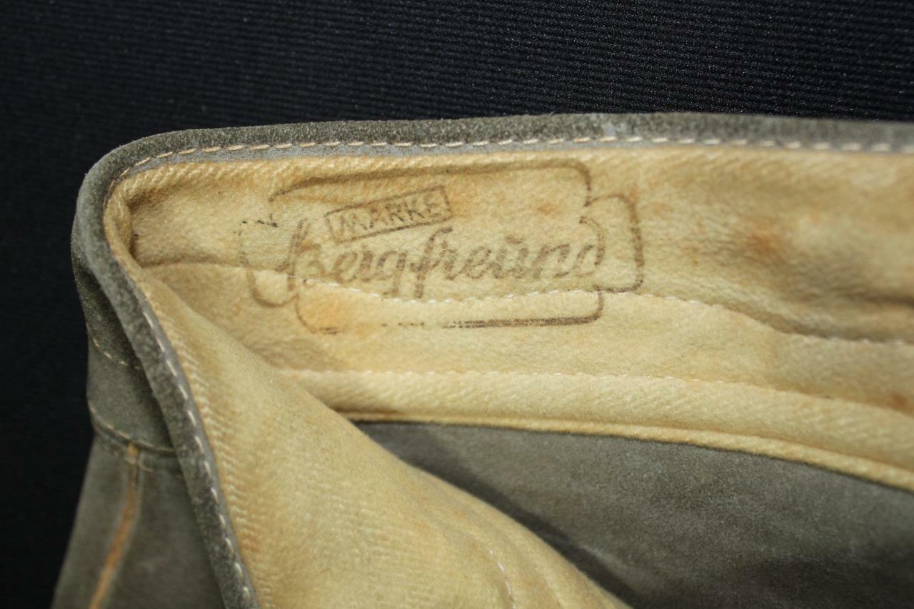 VINTAGE 1960’S GRAY GREEN SUEDE AUTHENTIC SUEDE LEDERHOSEN SHORTS SIZE 25″ WAIST