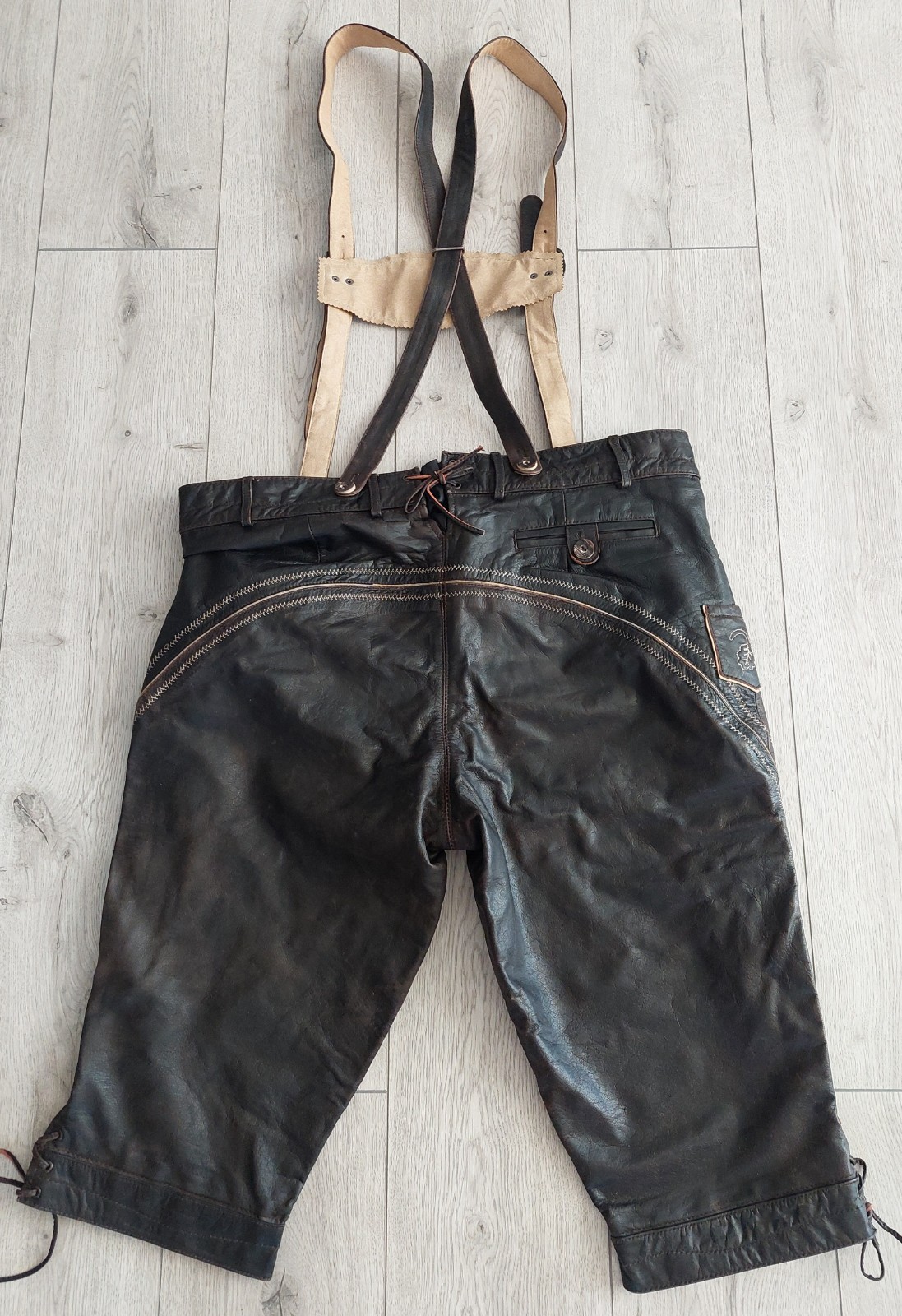 Bavarian lederhosen, Leather, deer antler buttons, size EU 56, US – 2XL, Germany