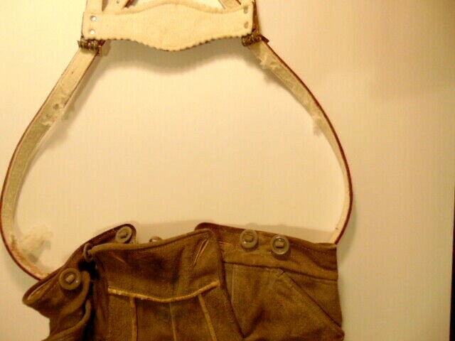 vintage small lederhosen (leather child’s shorts)