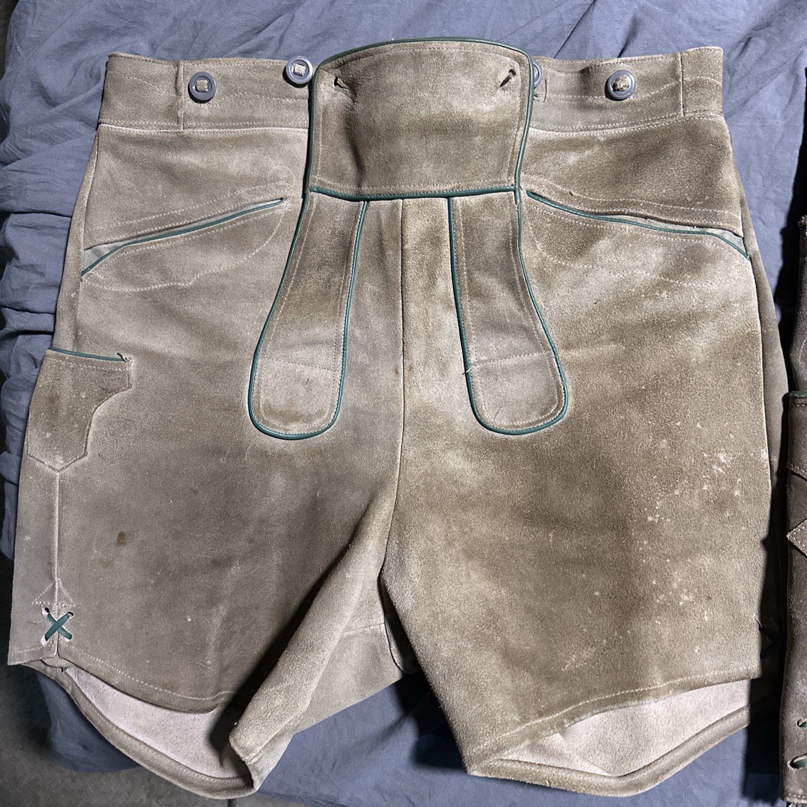 Vintage Men’s/Boys German Bavarian Lederhosen Suede Shorts