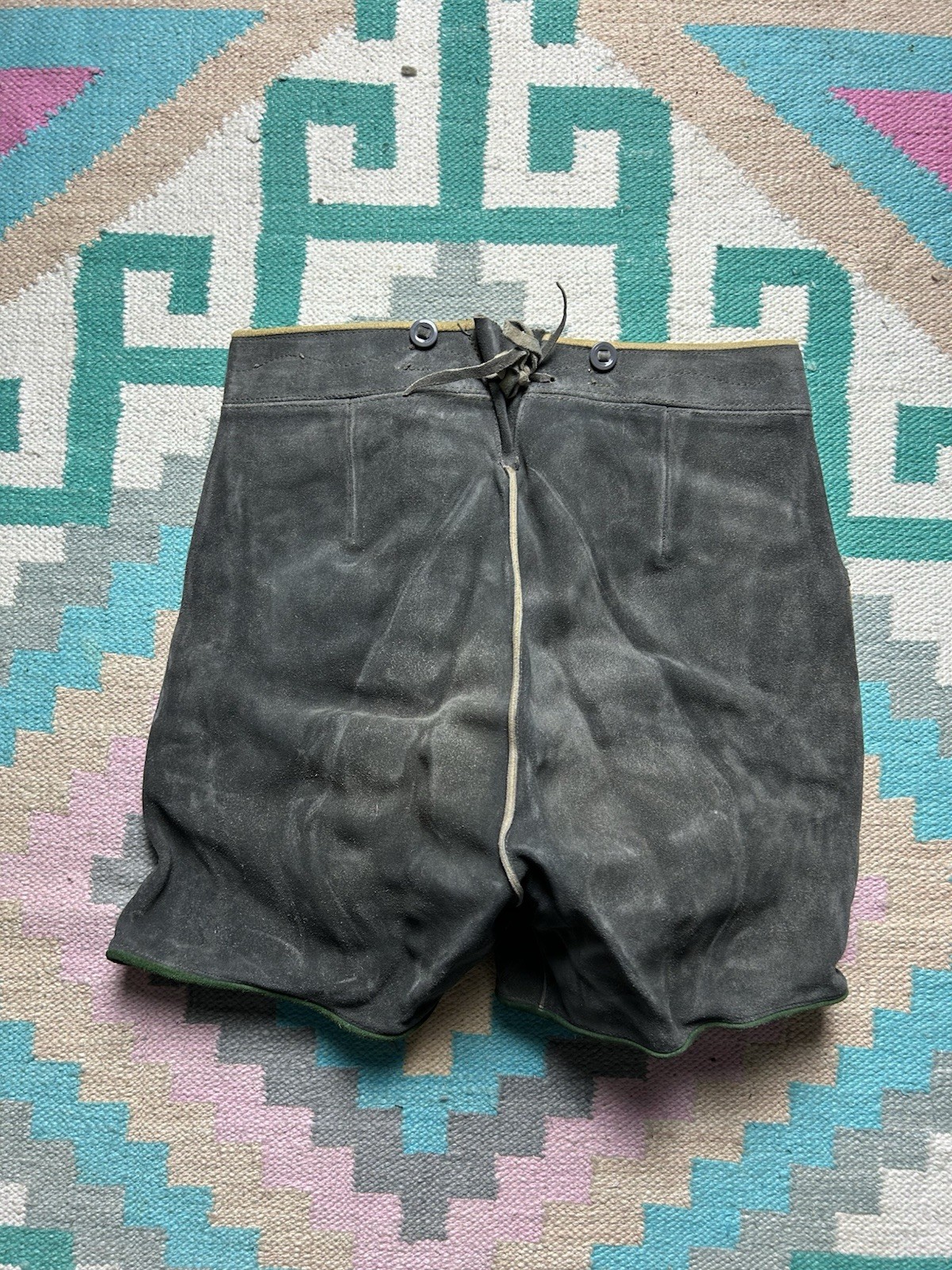 Vintage Authentic German Suede Leather Shorts Lederhosen Gray Mens 29×4 Floral