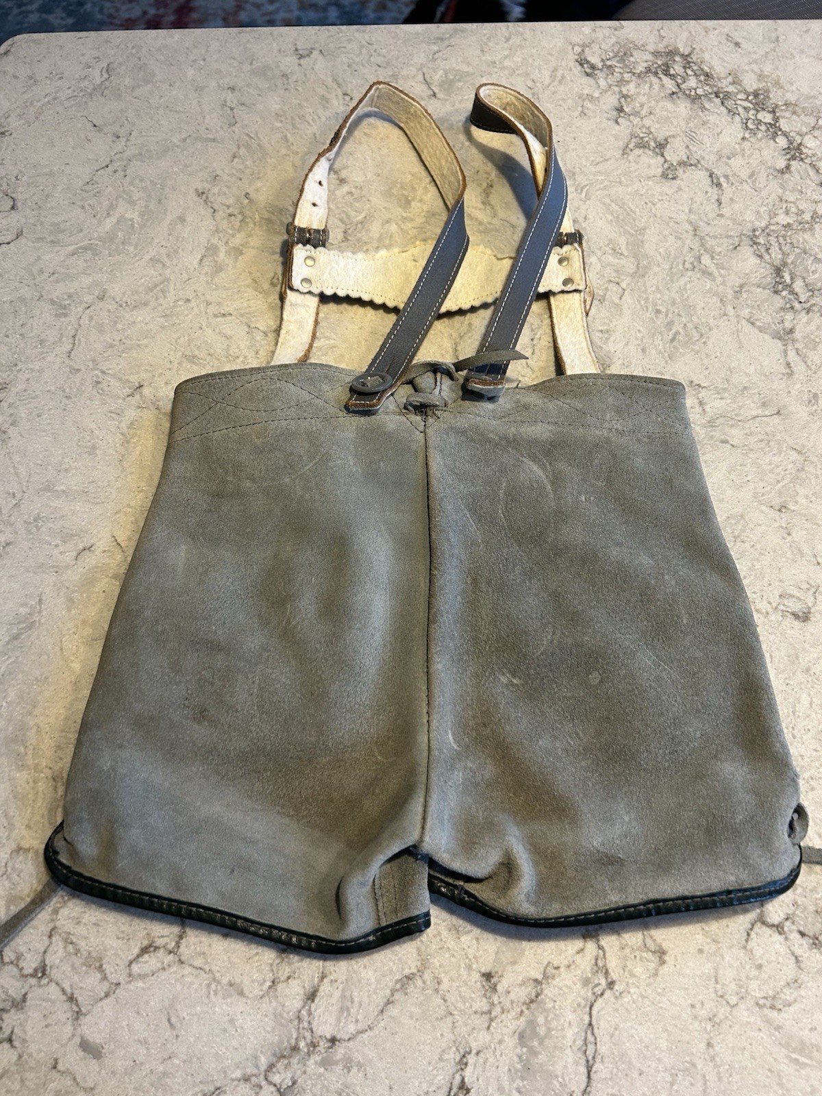 Vintage 1960s Bergfreund Boys Lederhosen Elk Leather German Shorts Sz 10”x 9”.
