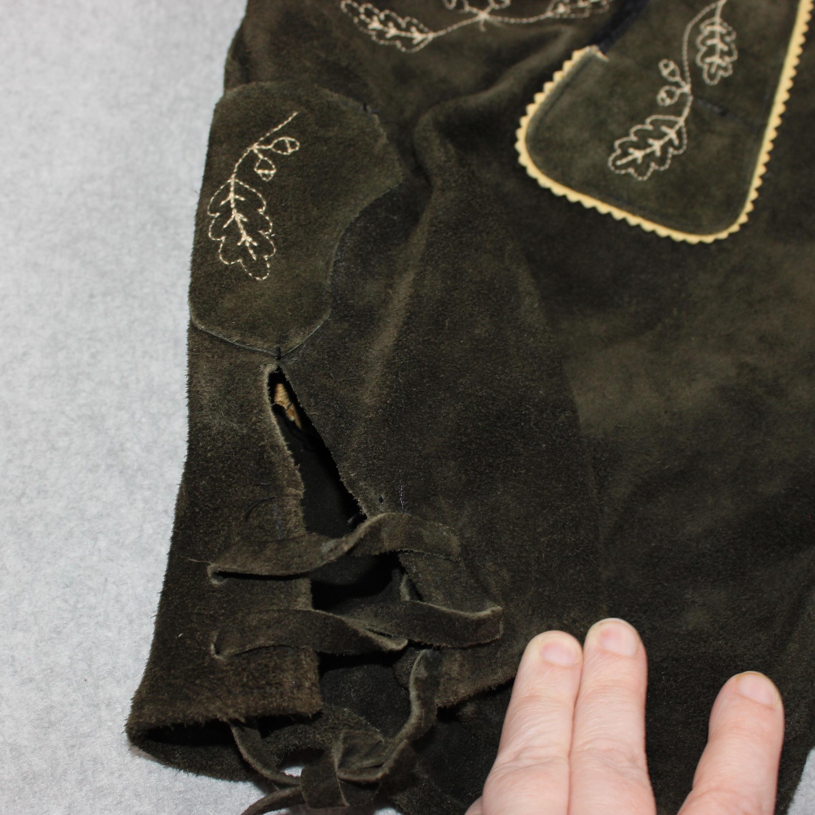 Vintage Lederhosen Men 34 Brown Suede Leather Embroidered Oktoberfest Deer Retro