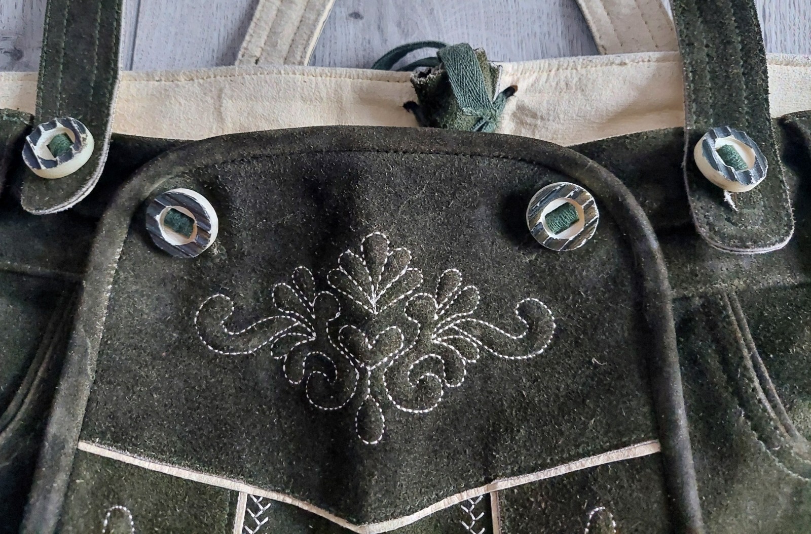 Bavarian lederhosen, Leather, deer antler buttons, size EU 50, US – L , Germany