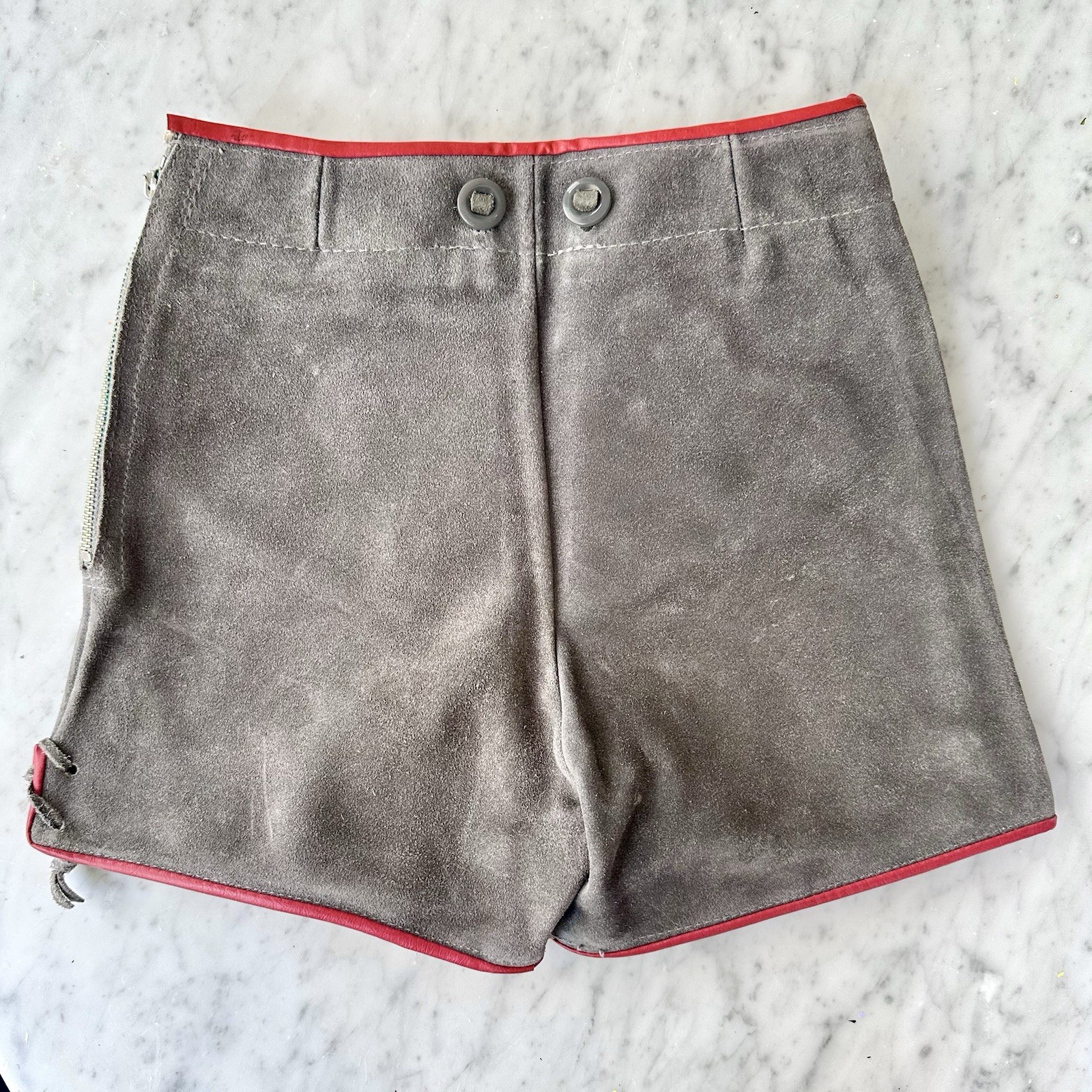Vintage Lederhosen Bavarian Trachten Suede Leather Heart Shorts Oktoberfest