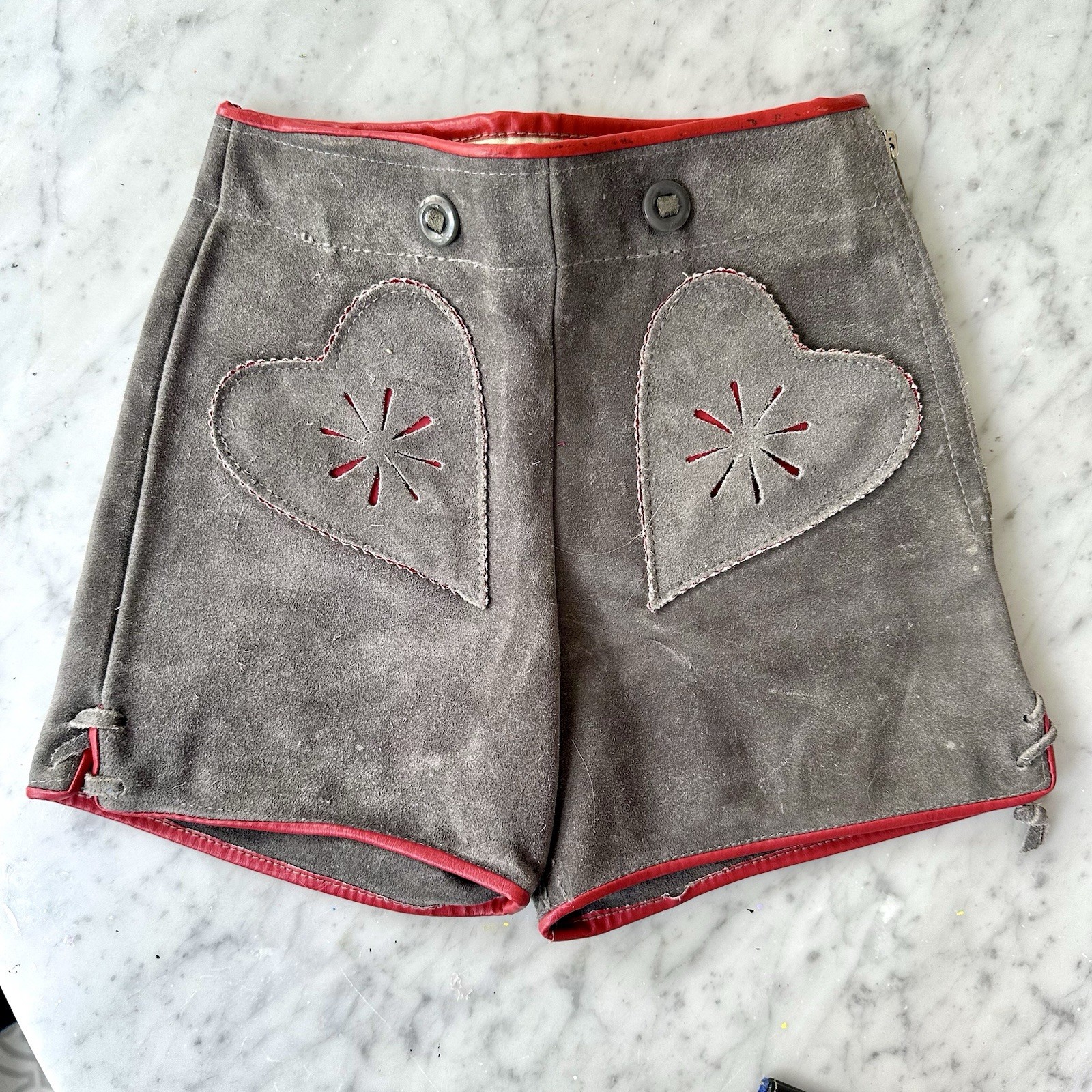 Vintage Lederhosen Bavarian Trachten Suede Leather Heart Shorts Oktoberfest