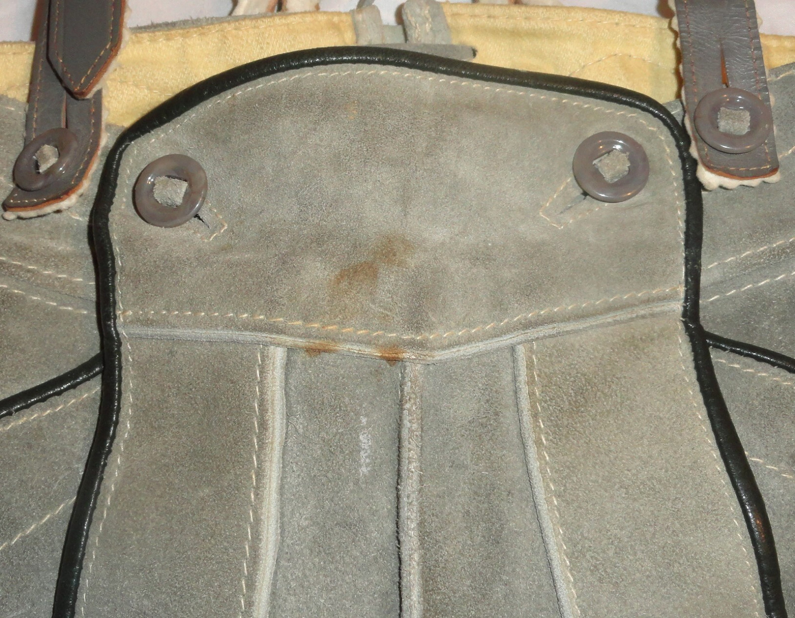 Vintage Raka German Size 10 Small Leather Suede Lederhosen Shorts & Suspenders
