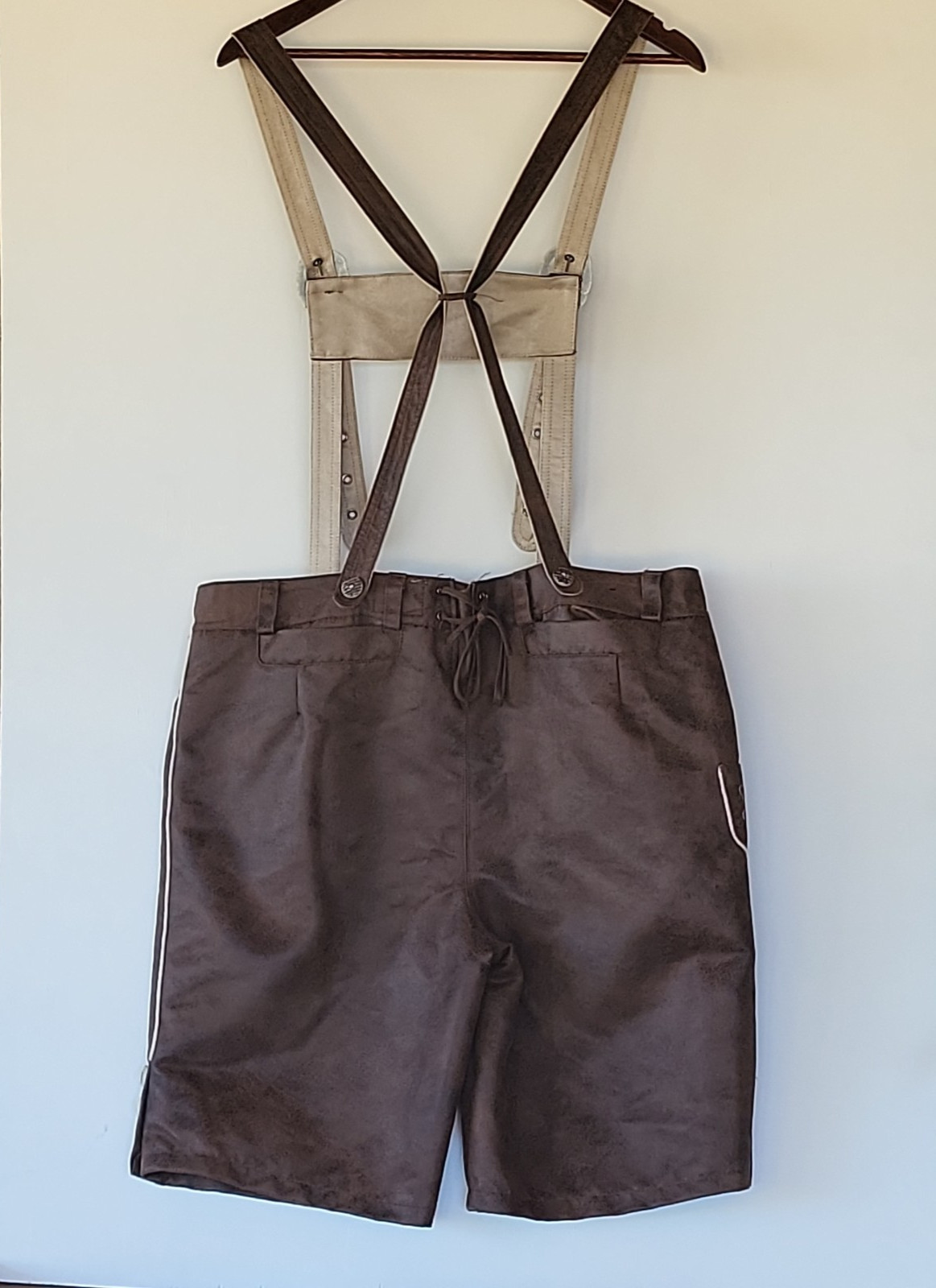 SMOG Men’s XL Brown Embroidered Lederhosen Bavarian Shorts Oktoberfest Munich