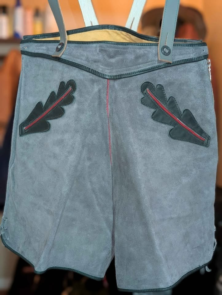 Traditional Bavarian Lederhosen Suede Shorts with Suspenders Gray Blue Waist 28
