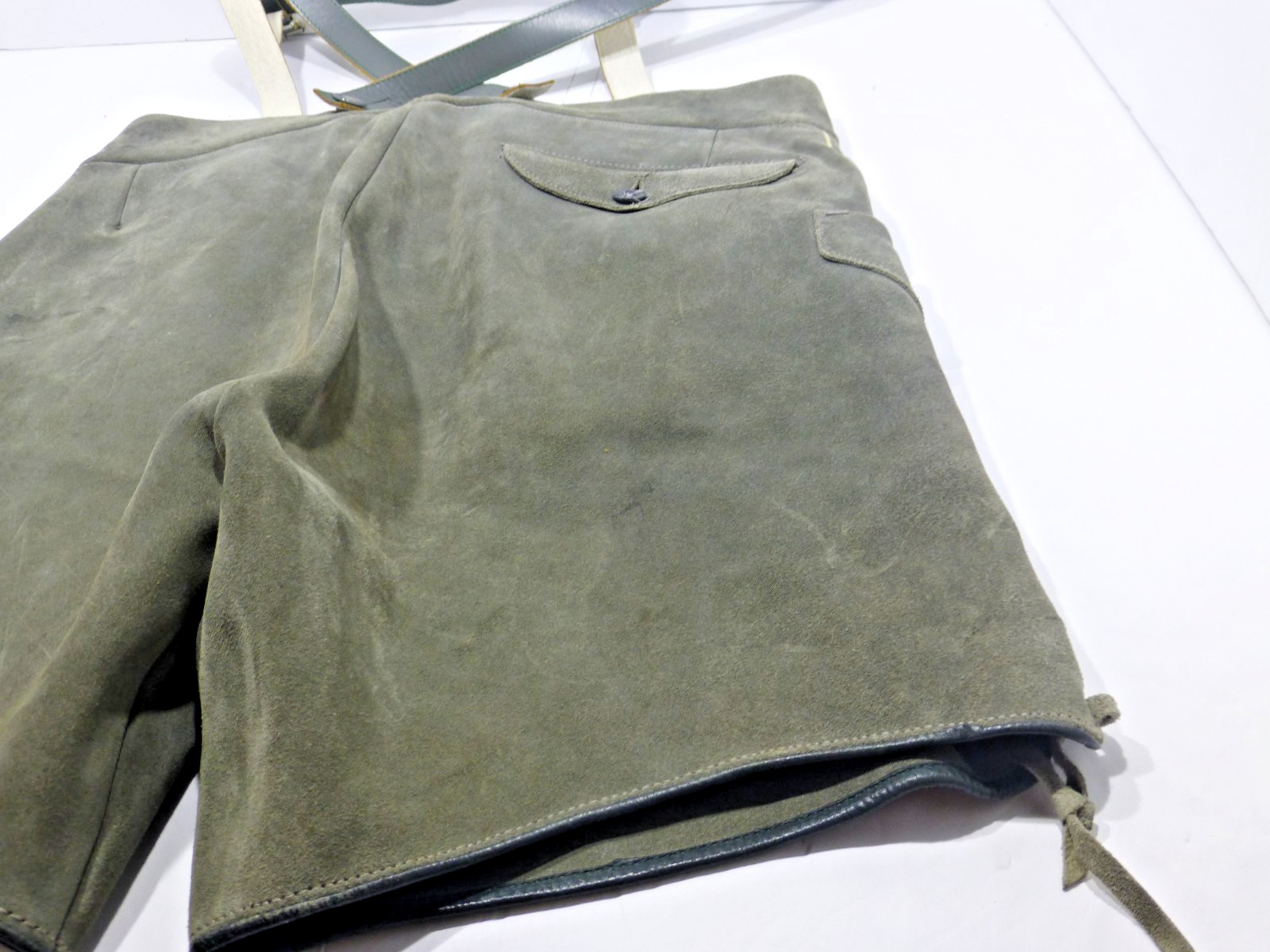 German Lederhouse shorts, gray, size 34