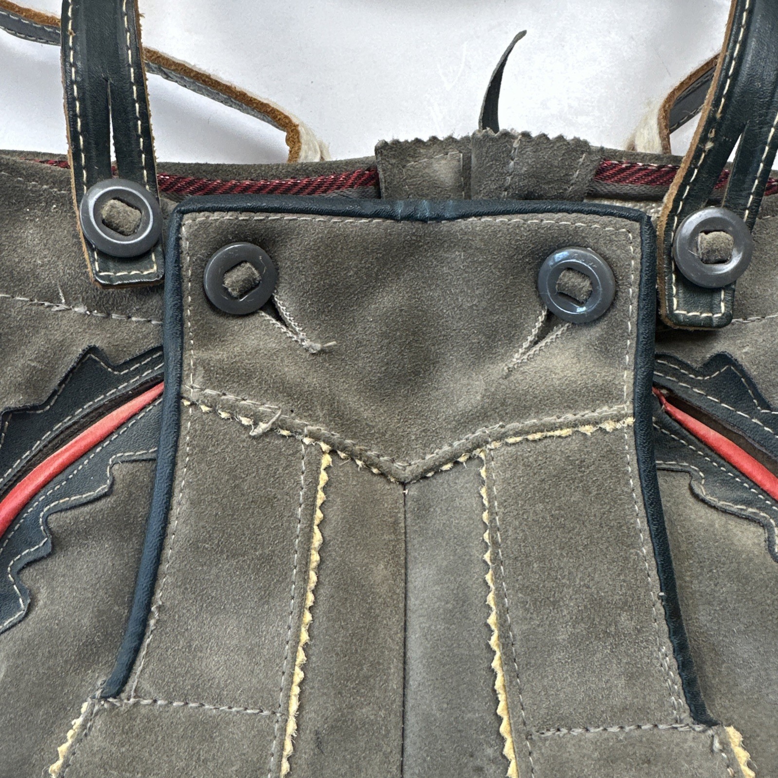 Traditional Boy’s German Lederhosen 24″ Waist Line With Hat and Pins Leather VTG