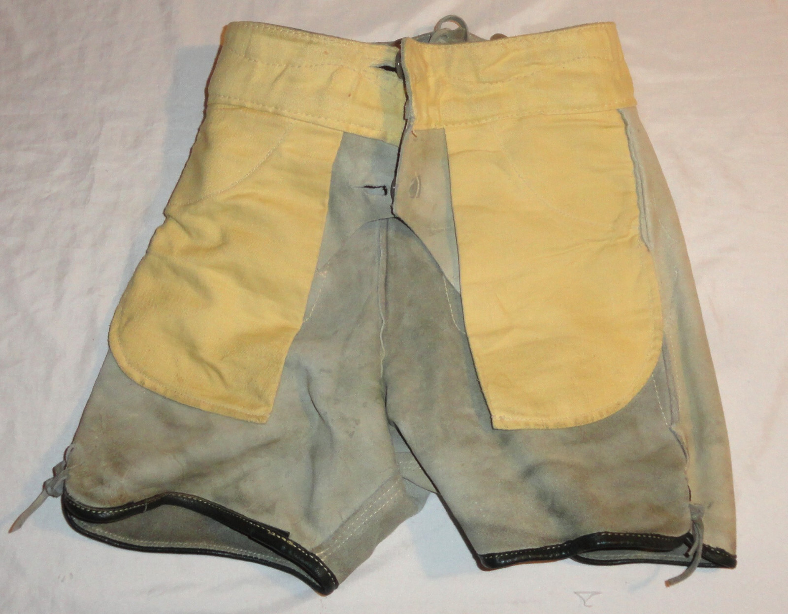 Vintage Raka German Size 10 Small Leather Suede Lederhosen Shorts & Suspenders