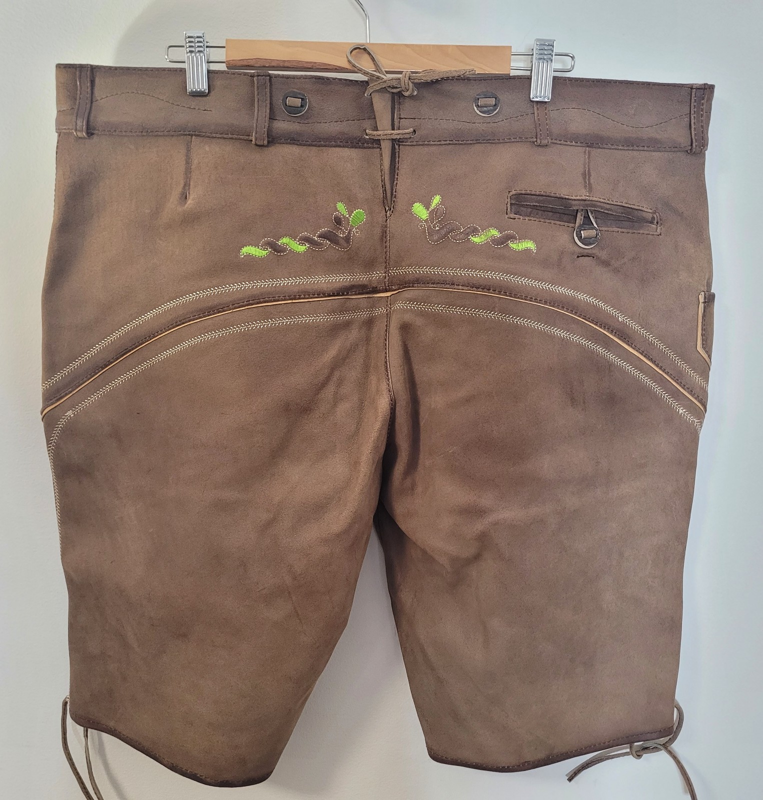 Lederhosen Shorts w/suspendes-Trachten Style-German-Oktoberfest Wear-Sz 60-READ