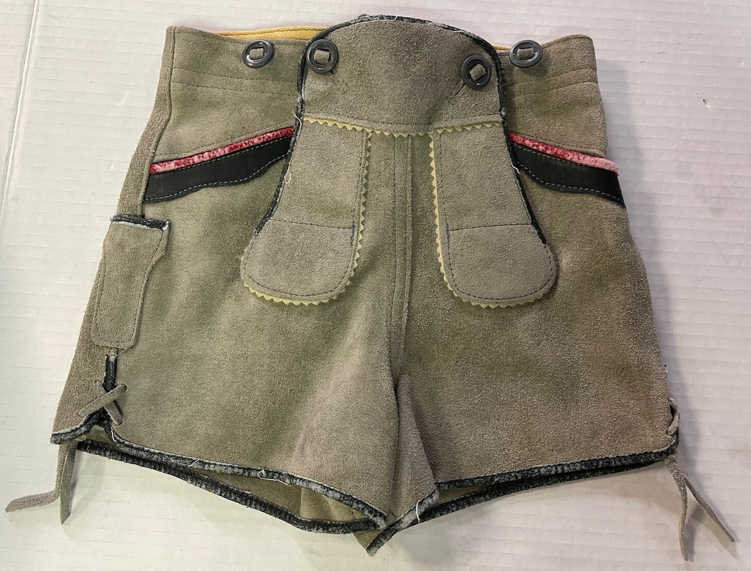 Lederhosen Children’s Green Suede Leather Shorts With Suspenders (Vintage)