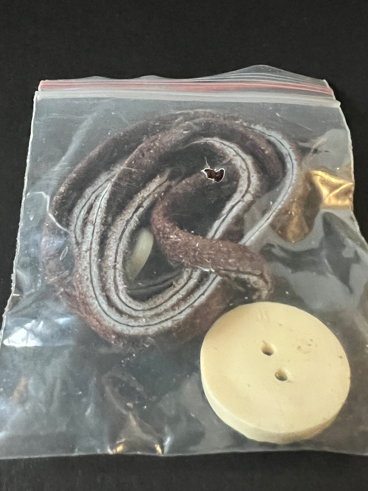 LEDERHOSEN BUTTON & BROWN LEATHER THONG LACE REPLACEMENT KIT – NEW IN PACKAGE