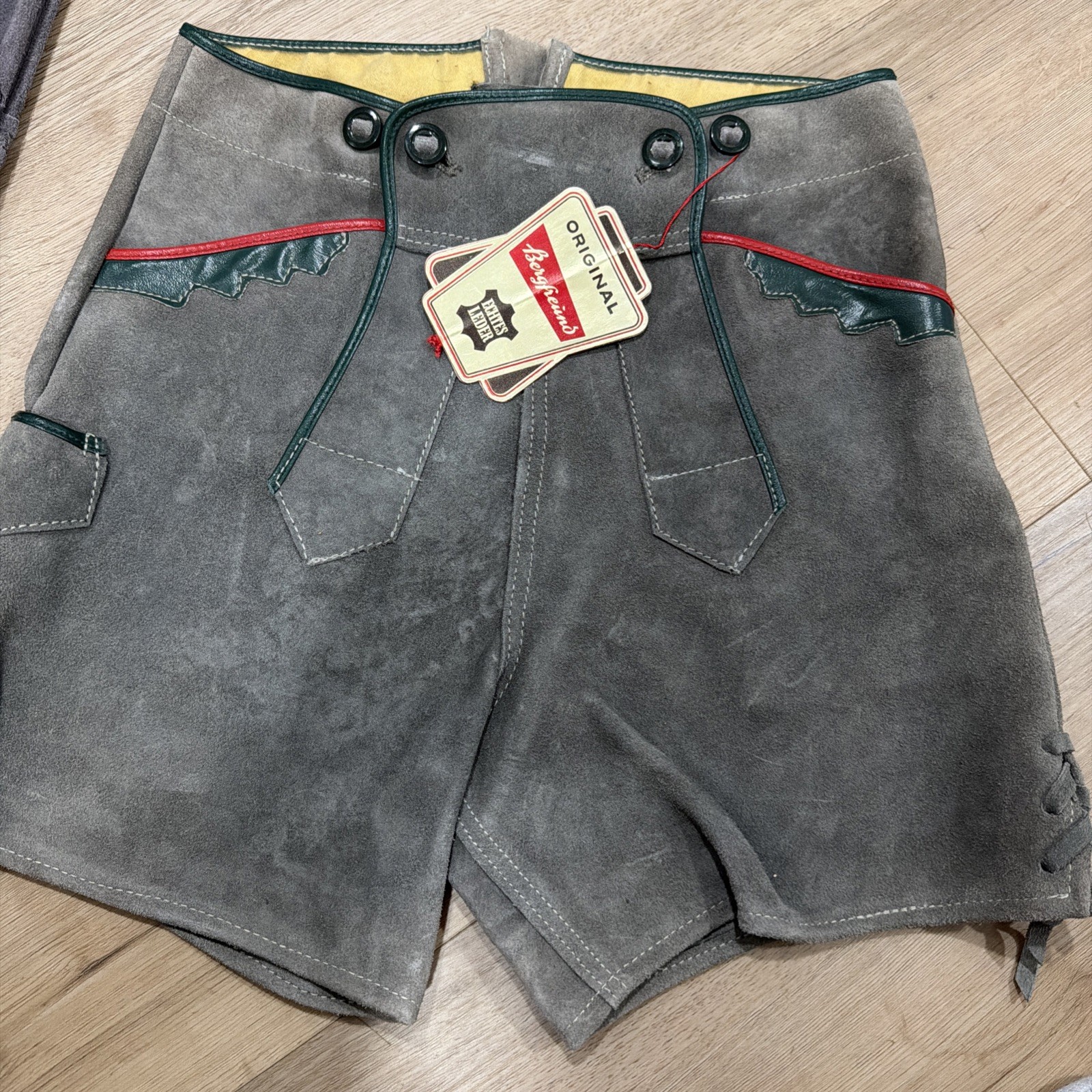 VINTAGE GERMAN LEDERHOSEN GRAY SUEDE LEATHER OKTOBERFEST FESTIVAL Women Men??