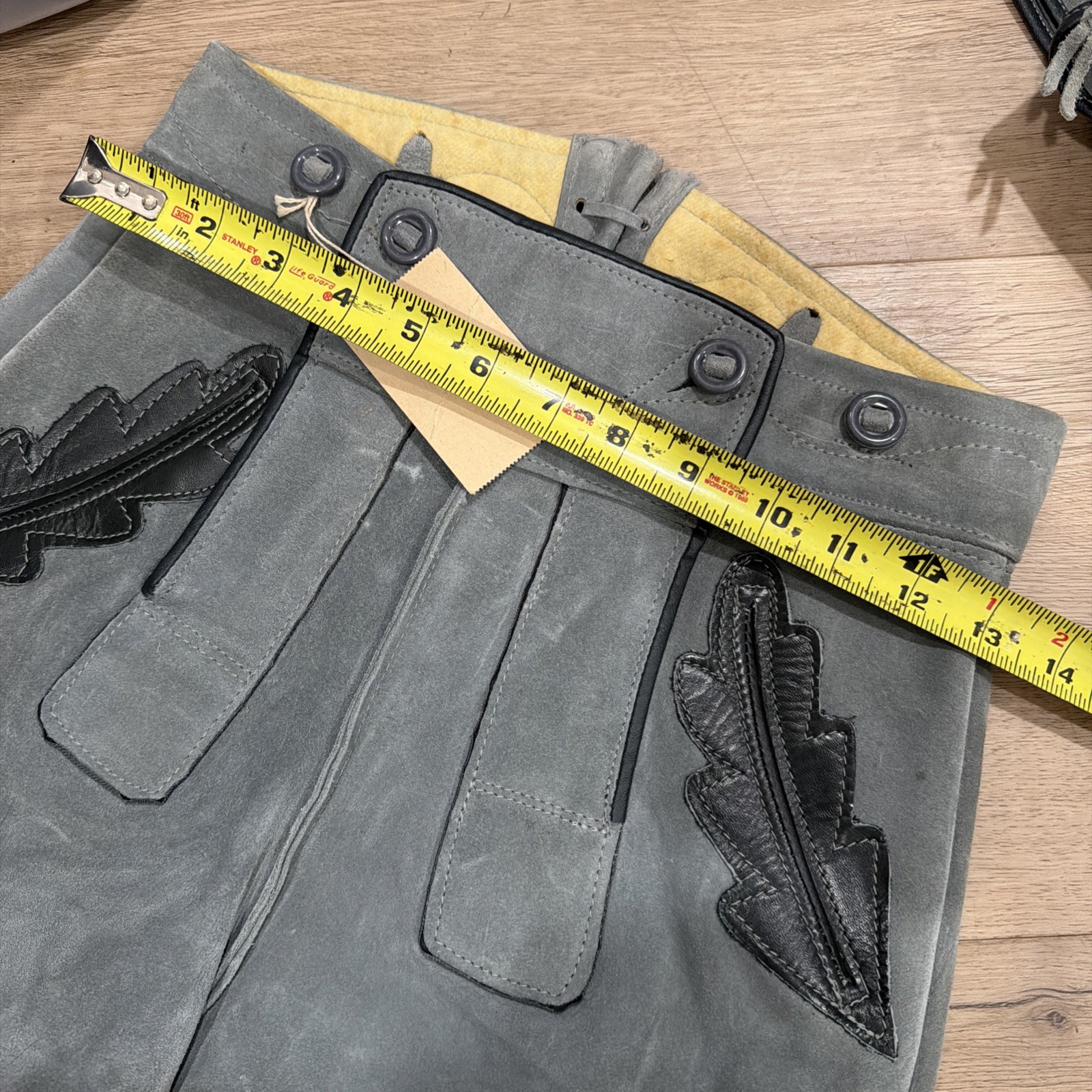 VINTAGE GERMAN LEDERHOSEN GRAY SUEDE LEATHER OKTOBERFEST FESTIVAL Women Men??