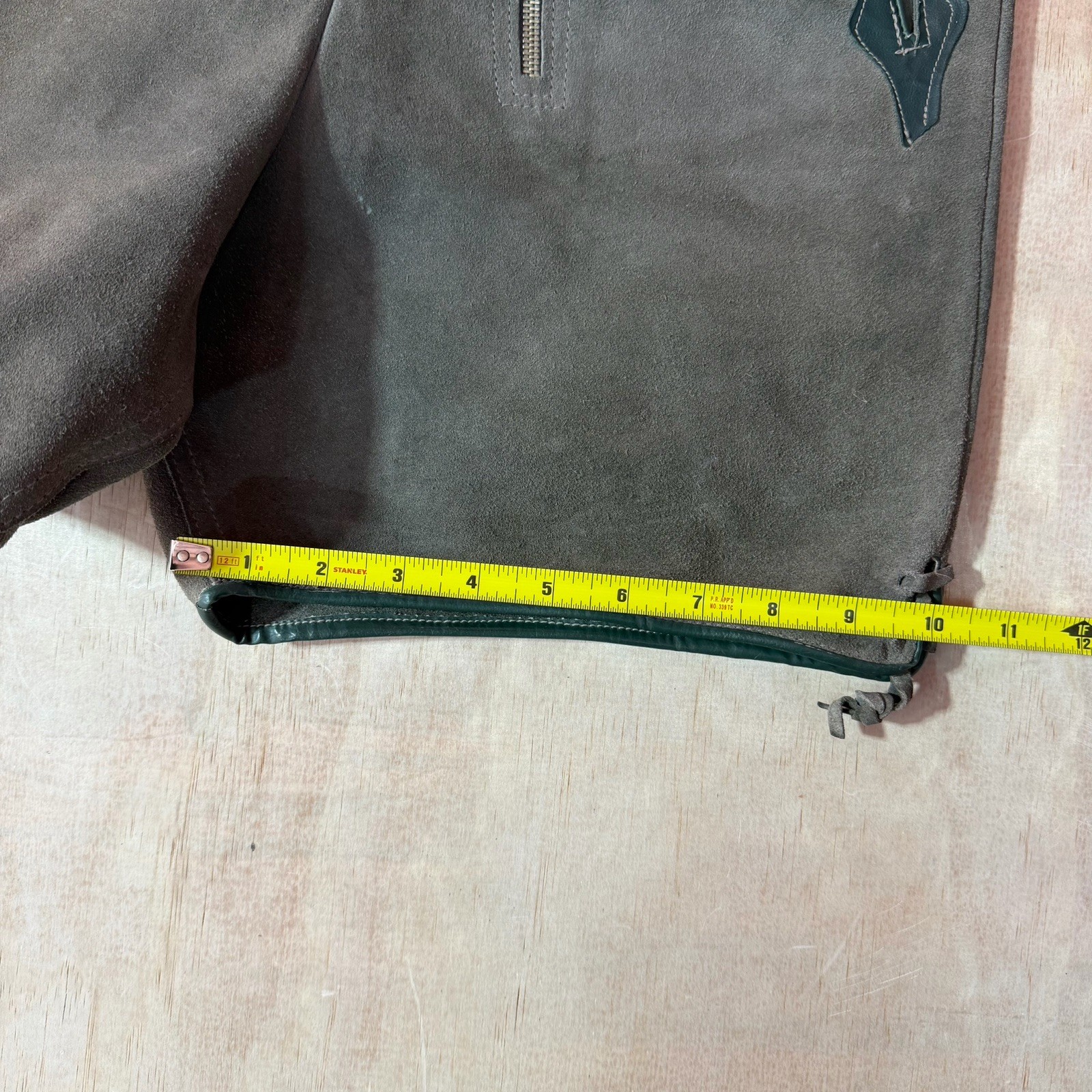 Vintage German Lederhosen Grey Green Suede Shorts Oktoberfest Men’s 29in Waist