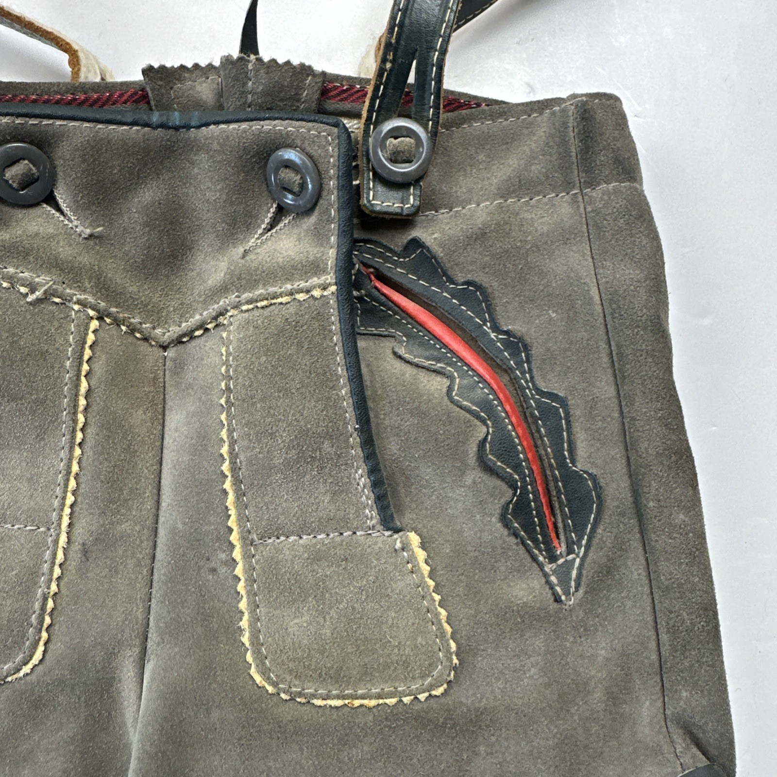 Traditional Boy’s German Lederhosen 24″ Waist Line With Hat and Pins Leather VTG