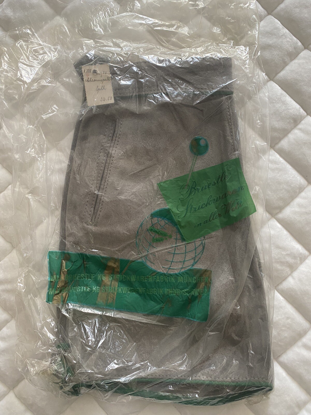 Vintage NWT Lederhosen Gray Suede Shorts German Oktoberfest Small 26” Sporthaus