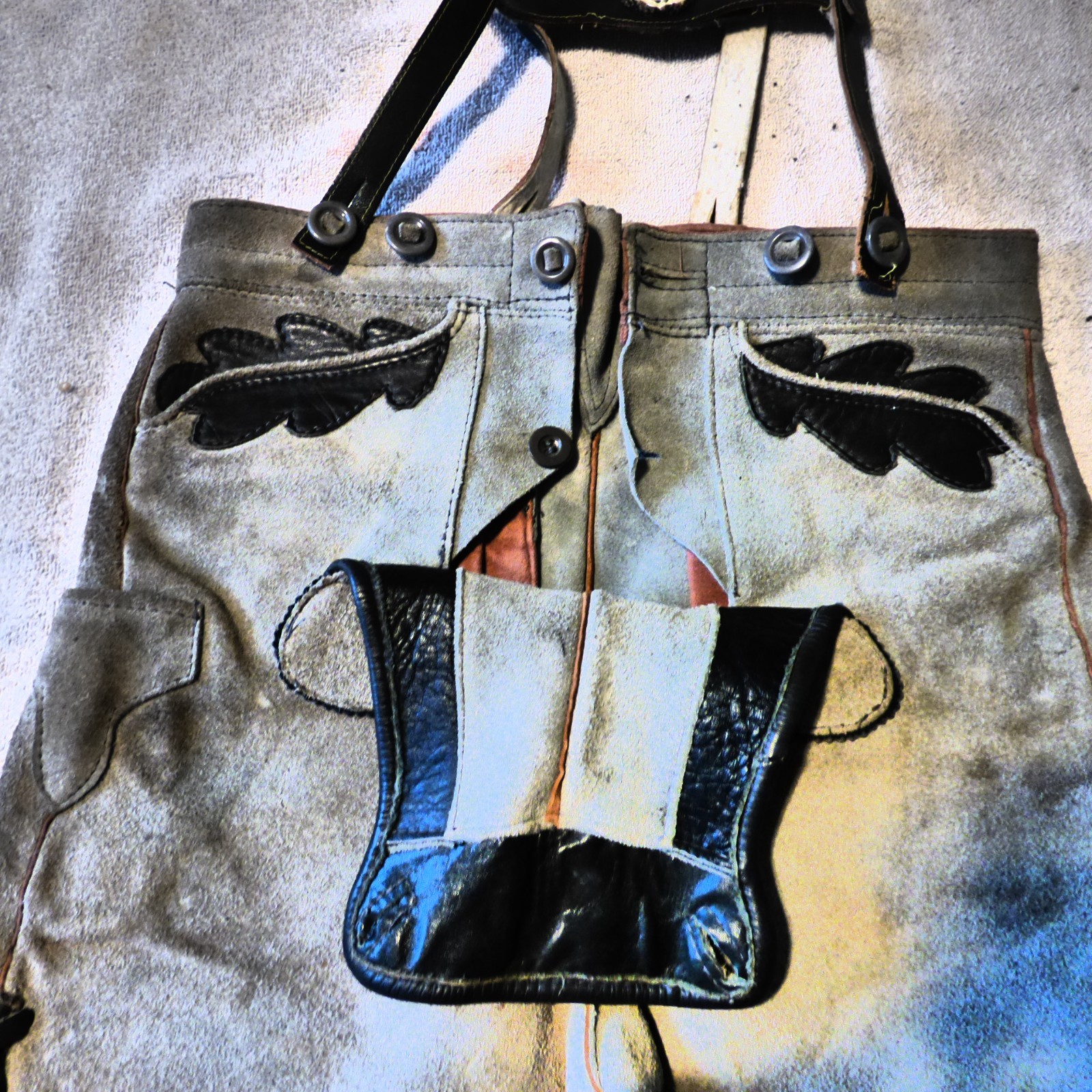Vintage Bavarian Lederhosen Boys size 28-29 waist Octoberfest Must