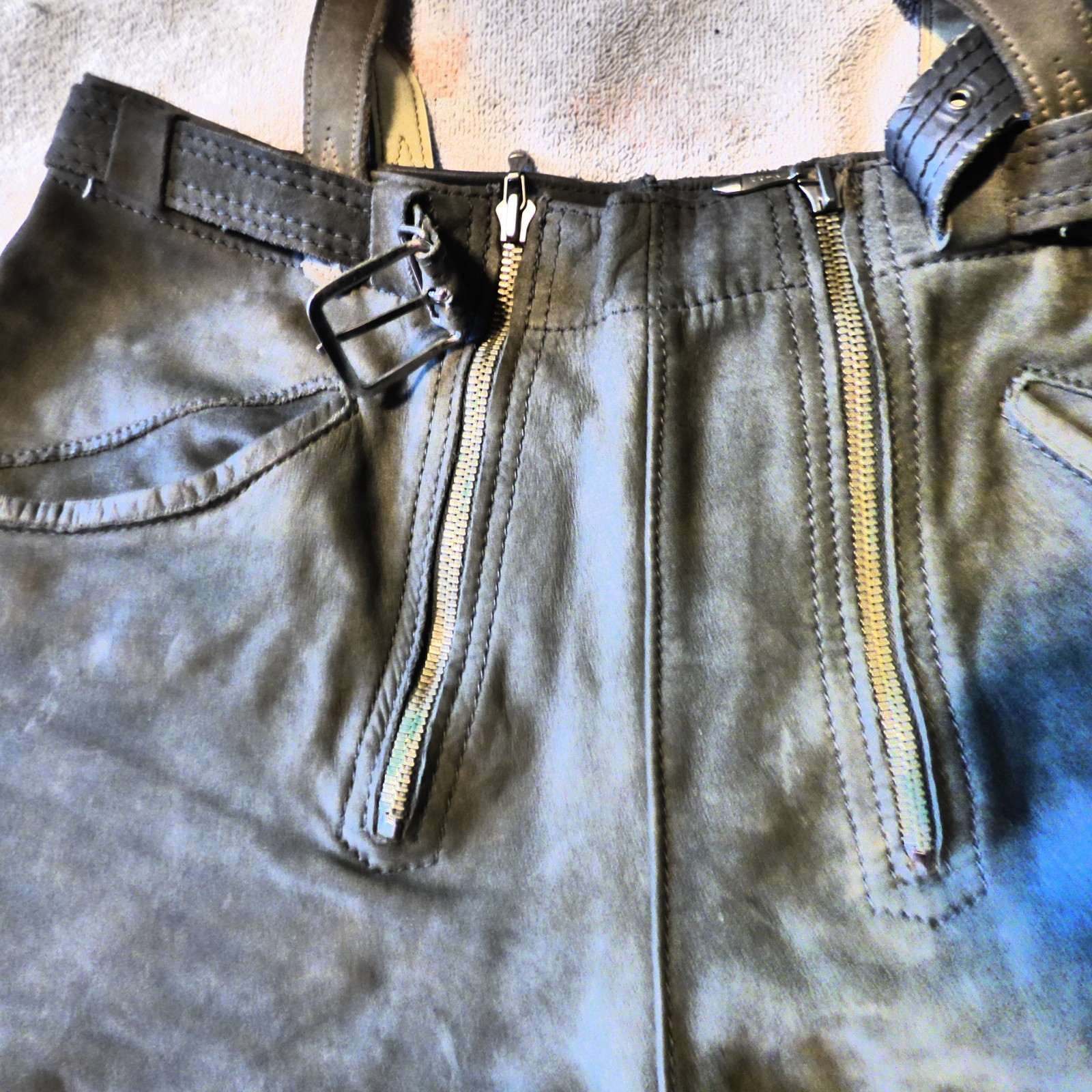Vntage Bavarian Lederhosen men’s size 30 soft suede for your next Octoberfest