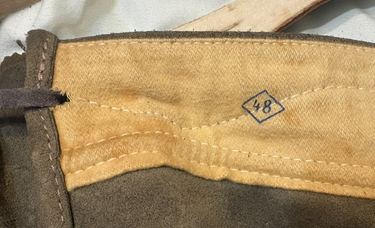 Vintage Men’s Bergfreund Suede Lederhosen Oktoberfest Loden green sz 48 1960s