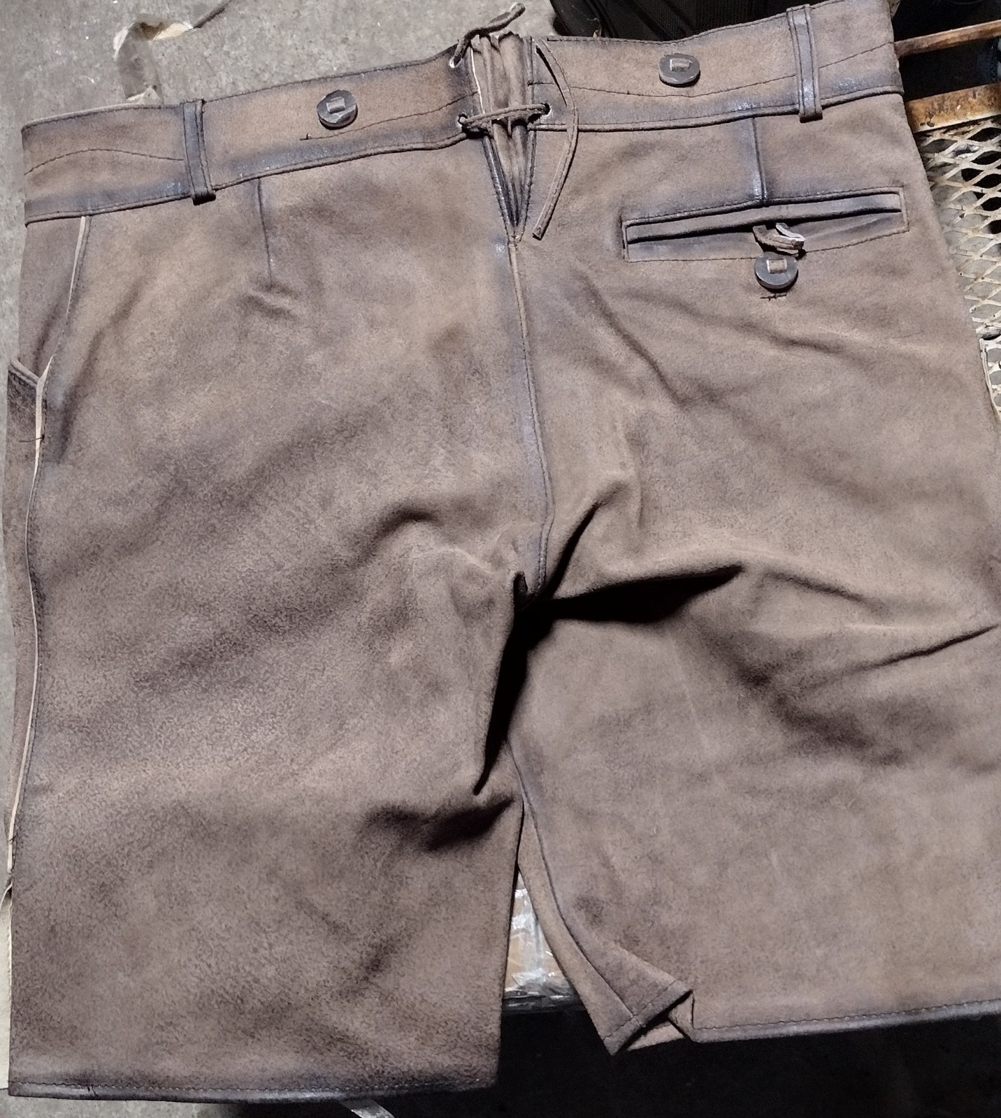 Bavarian Lederhosen leather shorts with intricate embroidery. Men’s US 32 or 34