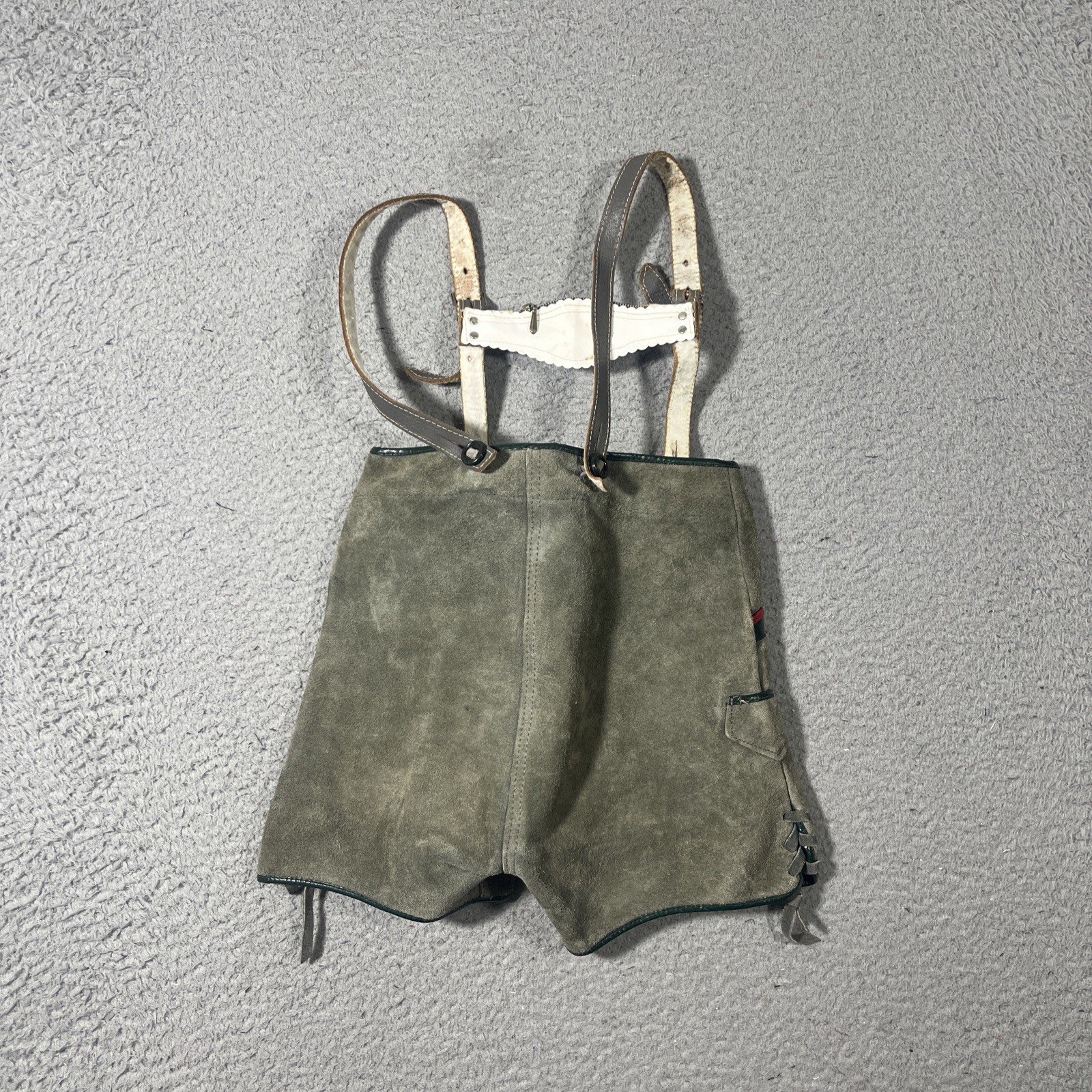VTG Bergfreund Lederhosen Kids Sz 3 German Olive Green Suede Shorts Oktoberfest