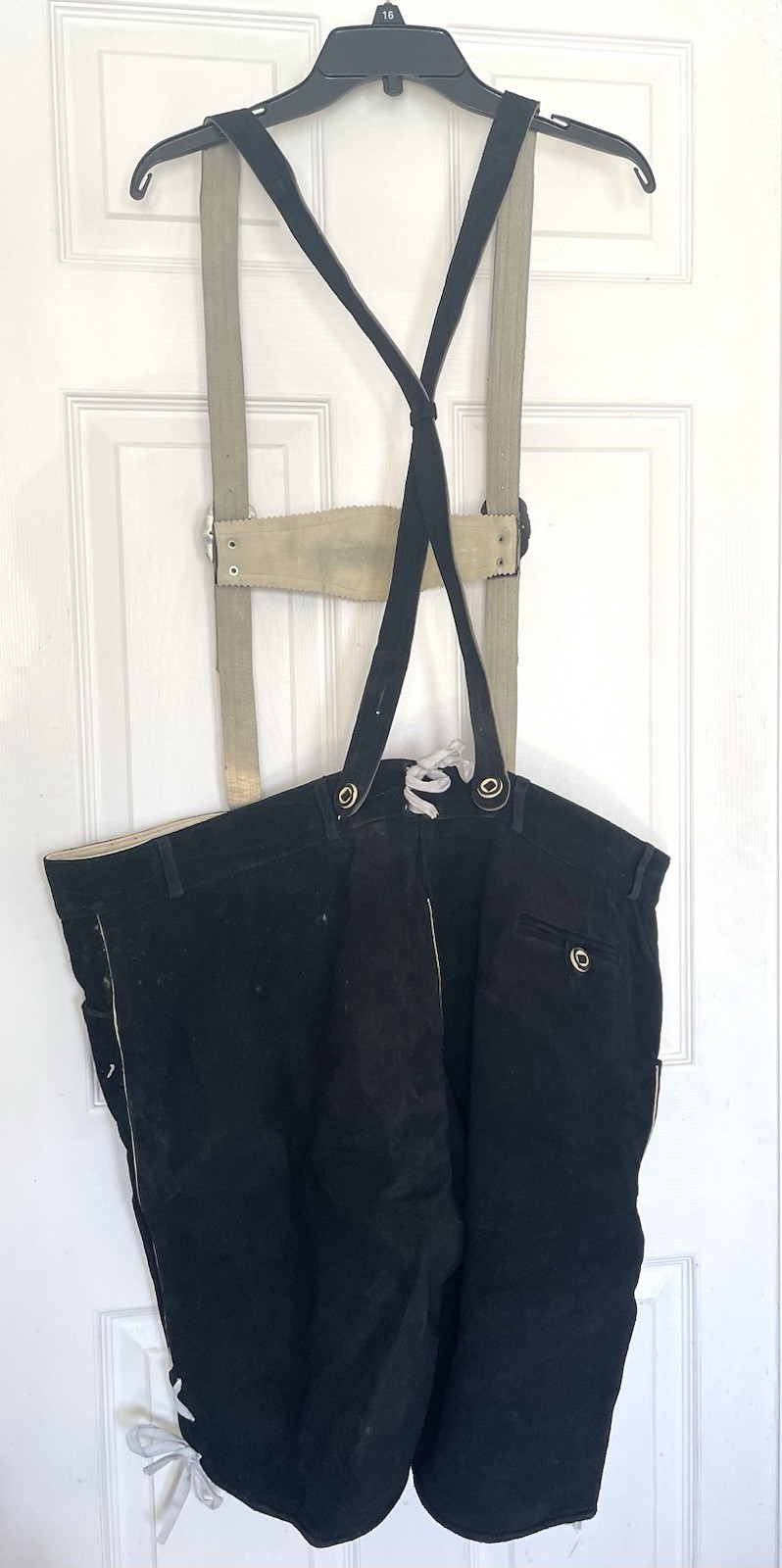 NWT Authentic Men’s Black Suede Leather Lederhosen Embroidered Size 46