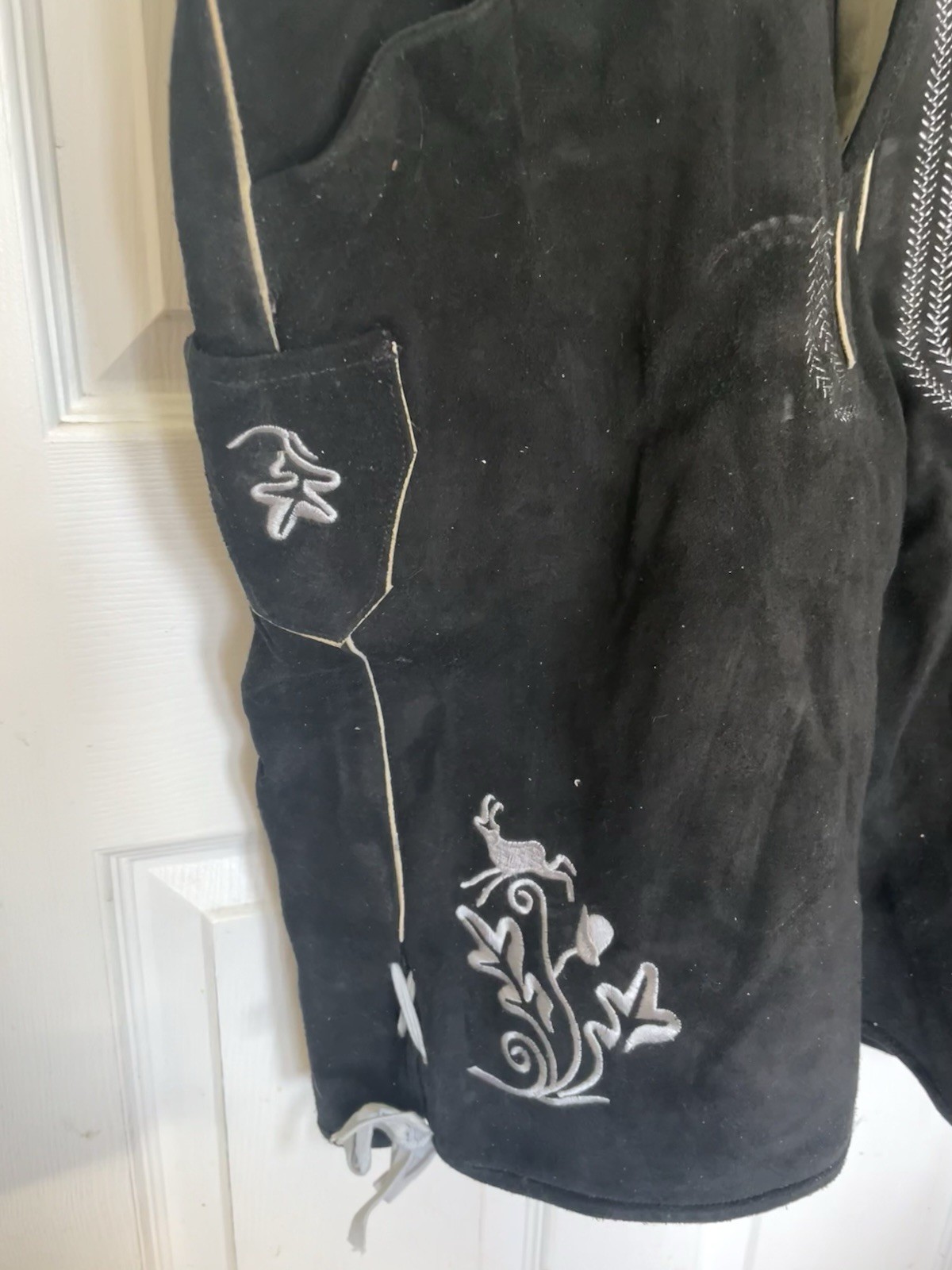 NWT Authentic Men’s Black Suede Leather Lederhosen Embroidered Size 46