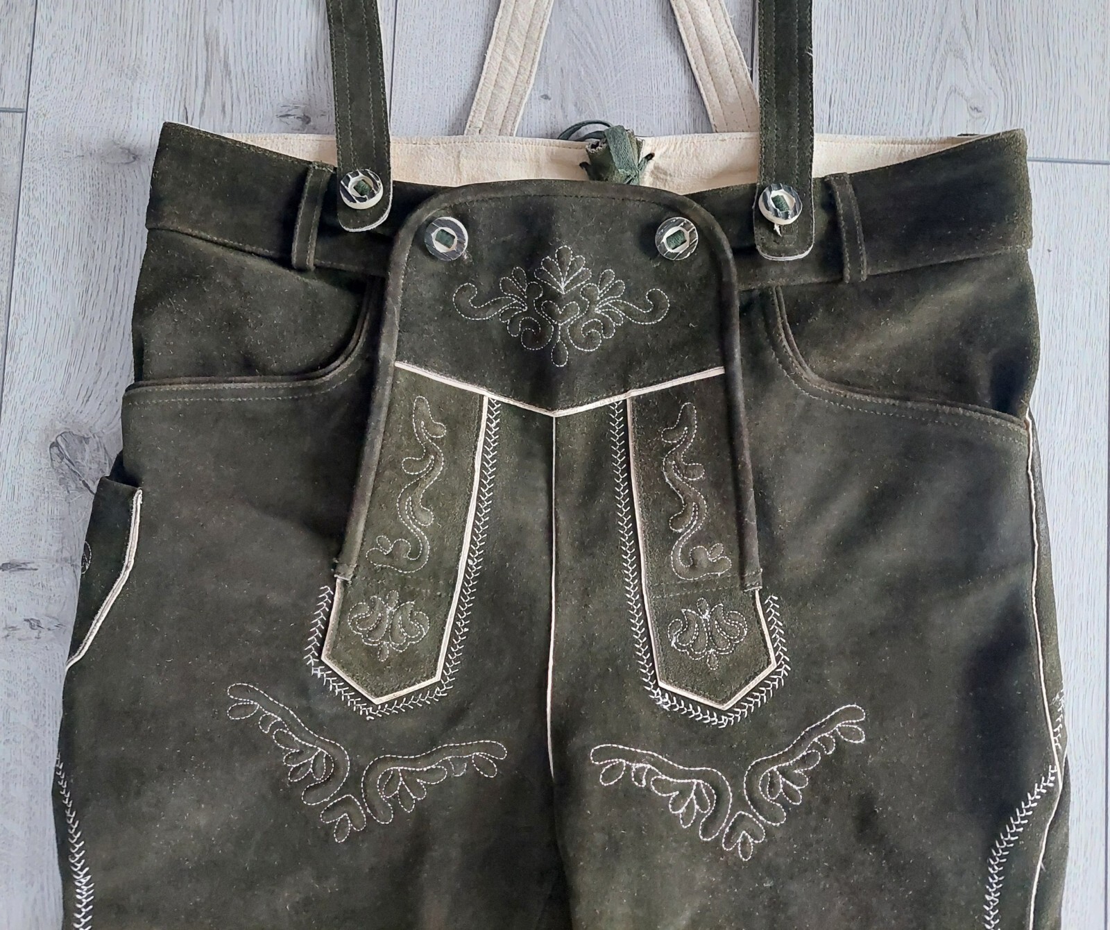 Bavarian lederhosen, Leather, deer antler buttons, size EU 50, US – L , Germany