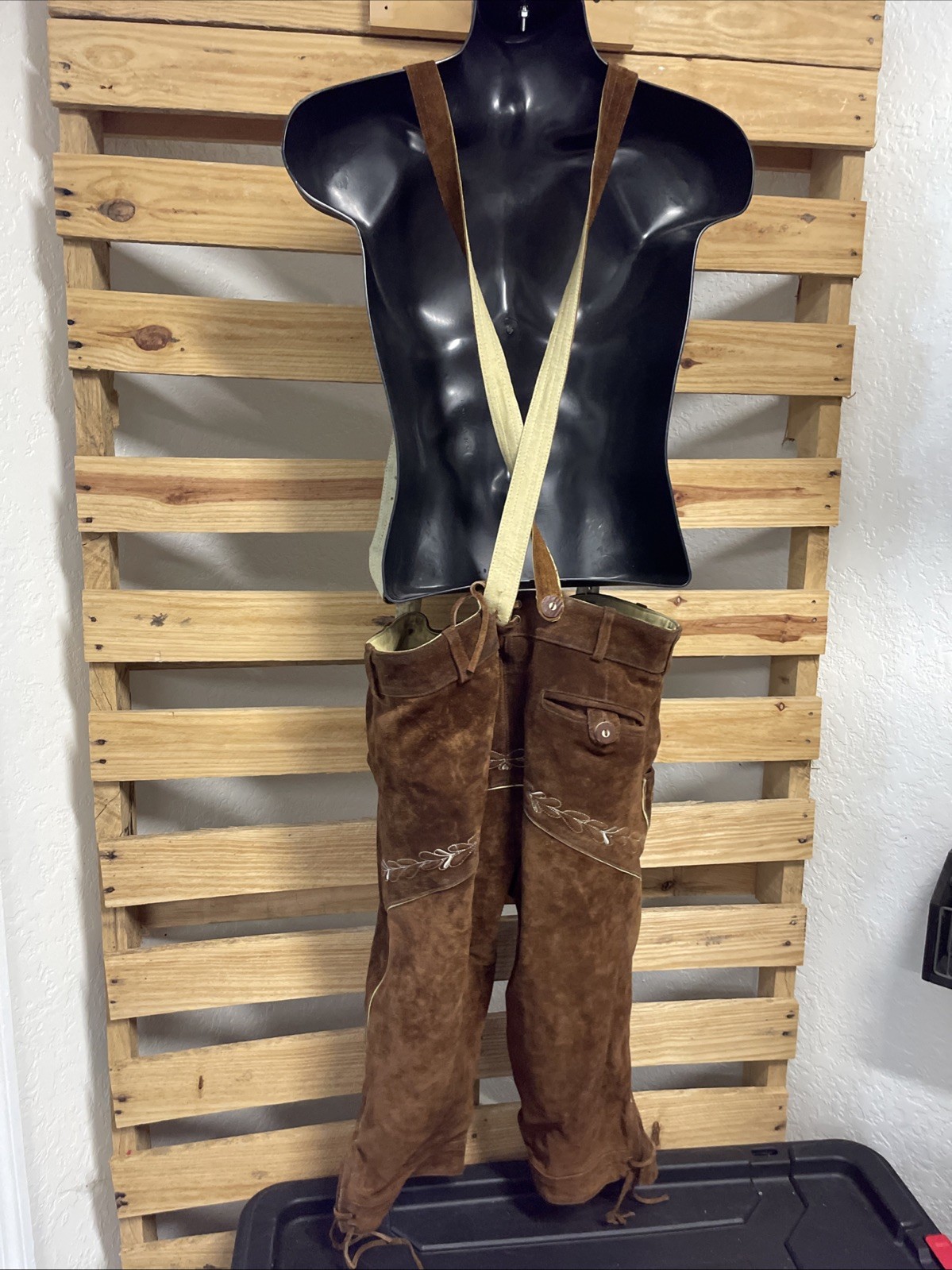 Oktoberzauber Lederhosen XL Leather Shorts German Oktoberfest Beerfest KG JD