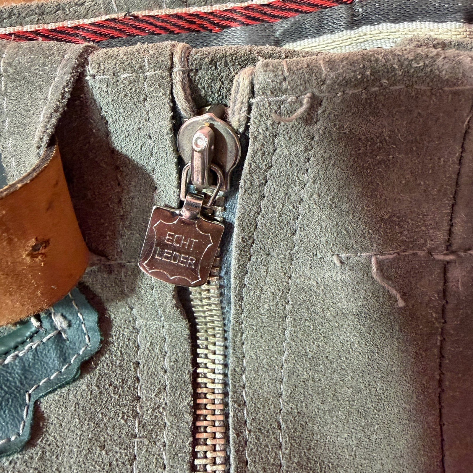 Vintage German Lederhosen Grey Green Suede Shorts Oktoberfest Men’s 29in Waist