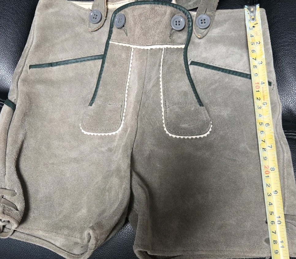 Vintage Lederhosen Suede Gray Shorts & Suspenders Oktoberfest Bavarian 22″