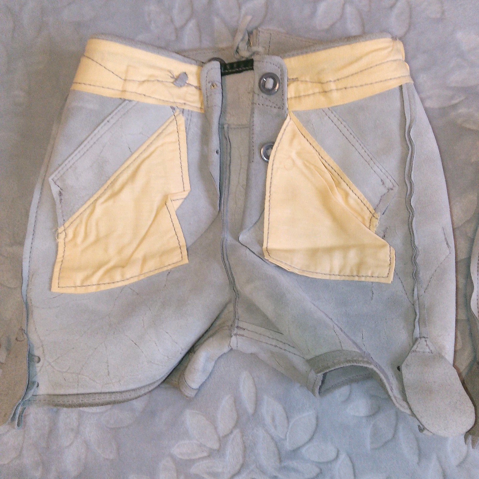 2 Pair Of Childrens Lederhosen Oktoberfest Shorts. Size 26 & 30. Gray & Green Tr
