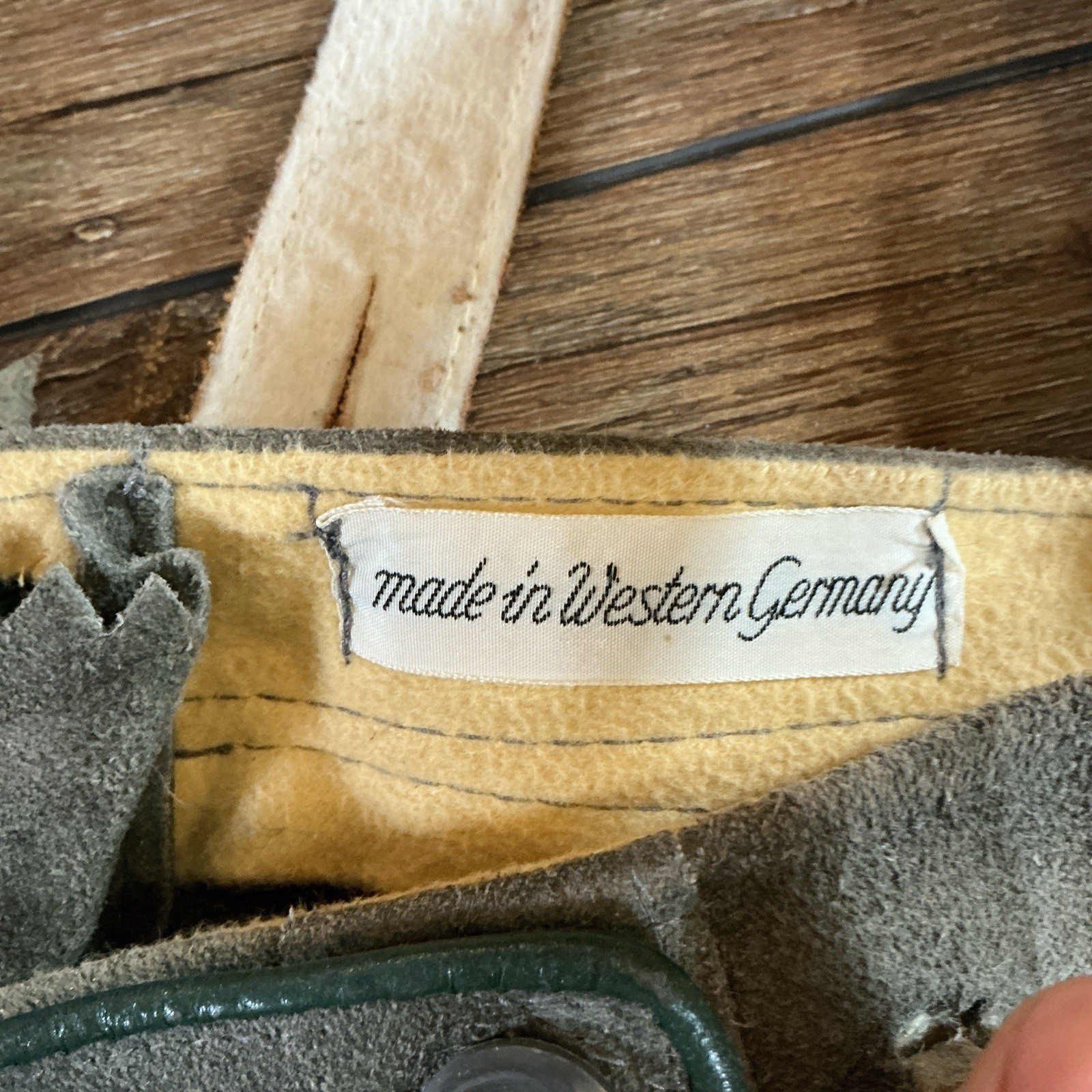 VTG Western Germany Suede Lederhosen W27 Suspenders Edelweiss Oktoberfest #12E6