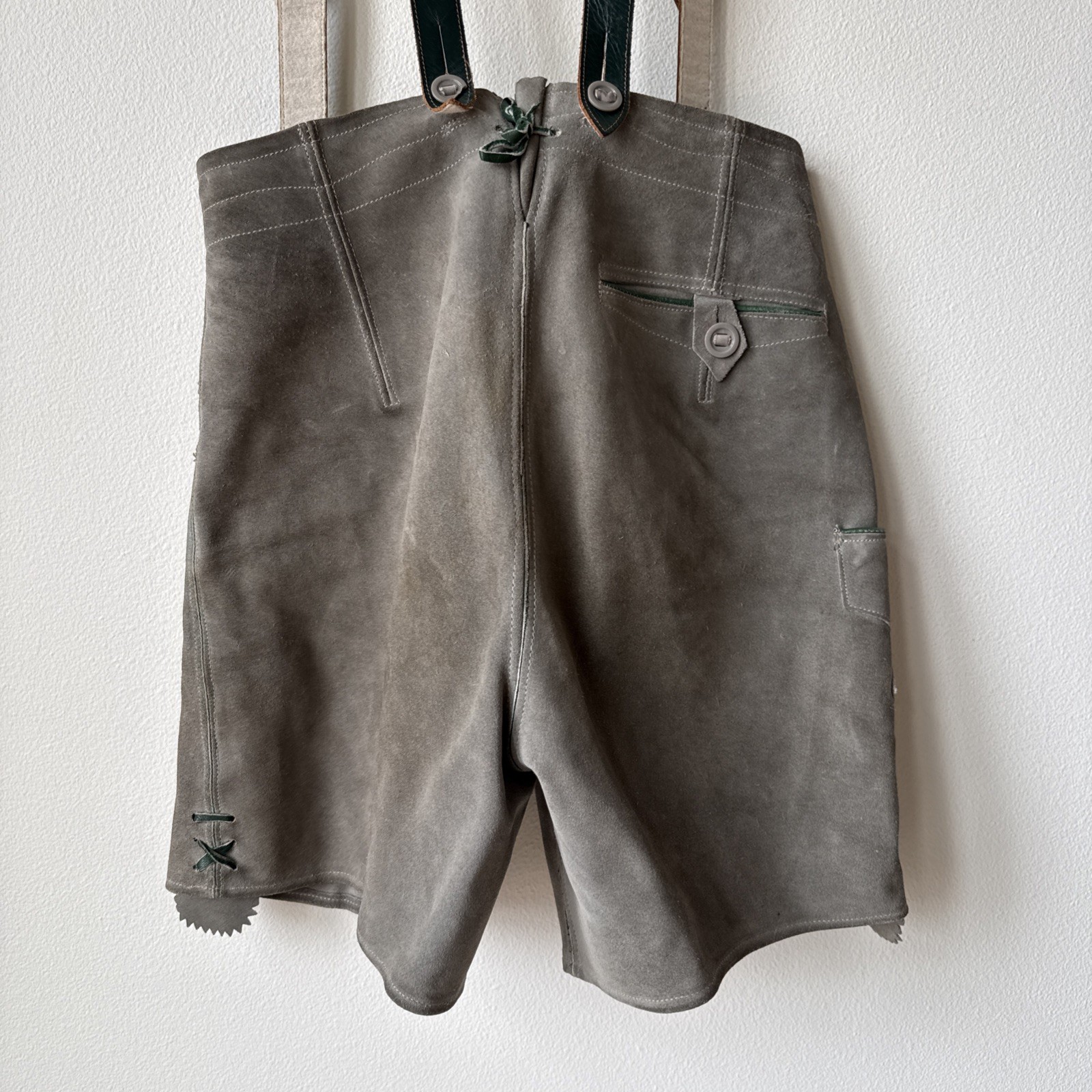 VINTAGE Lederhosen Leather Oktoberfest 30″ Waist Shorts Pants Suspenders German