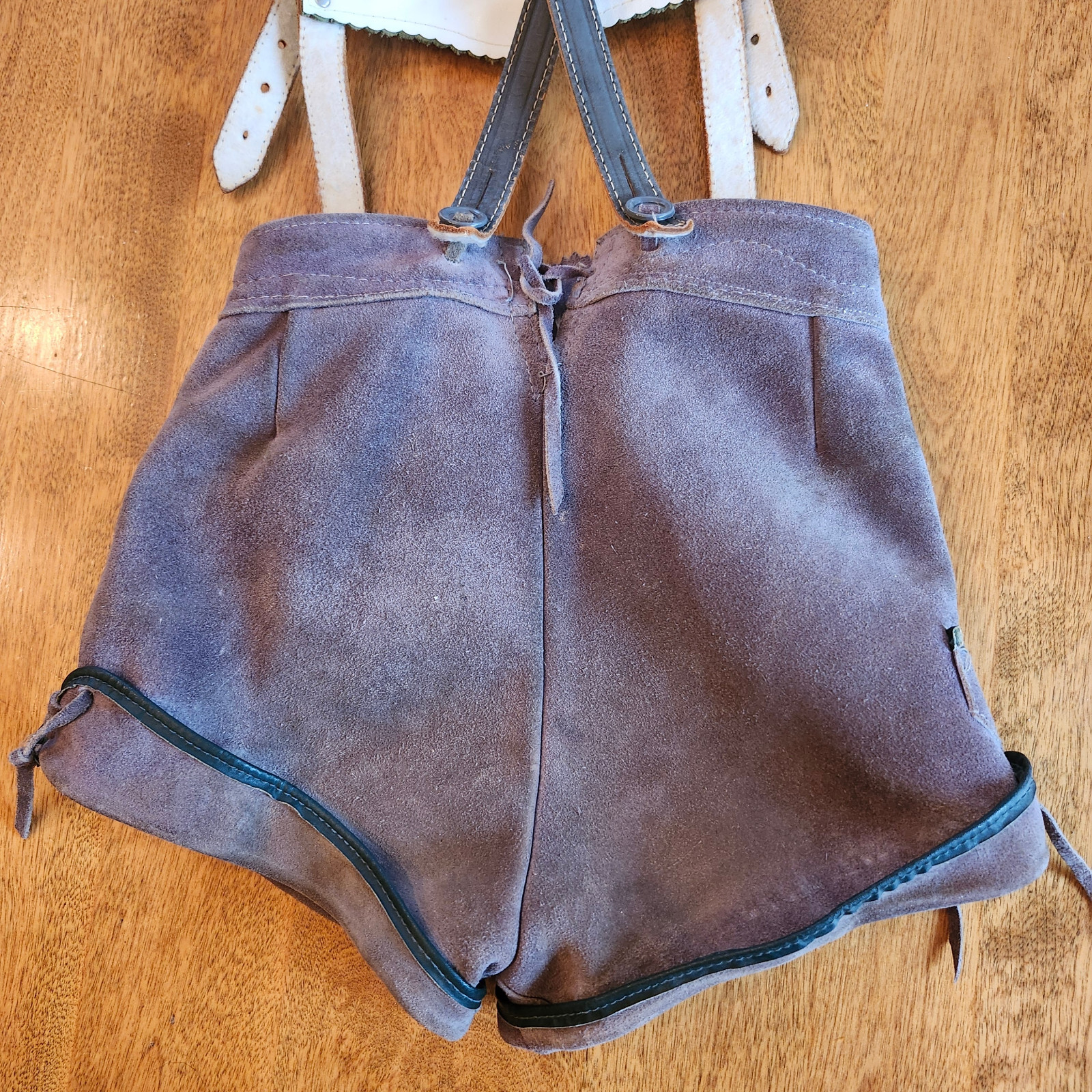 Vintage German Oktoberfest LEDERHOSEN Child Size Shorts Suspenders Leather