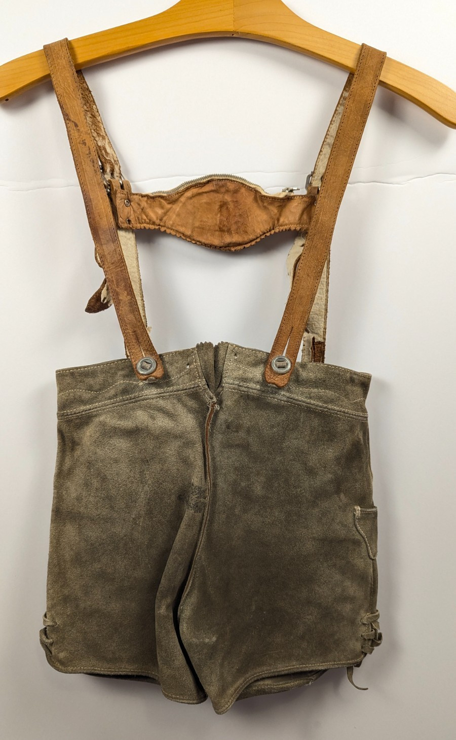 Vintage Children’s German Bavarian Suede Lederhosen Shorts Suspenders Edelweiss