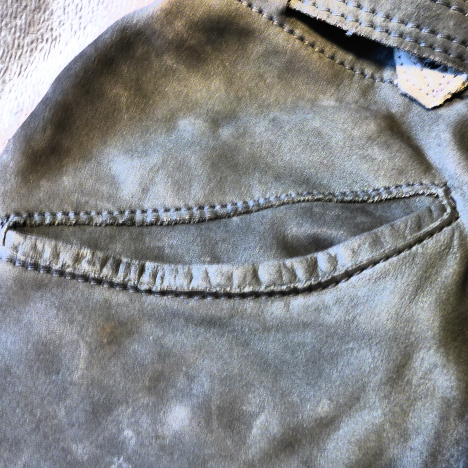 Vntage Bavarian Lederhosen men’s size 30 soft suede for your next Octoberfest
