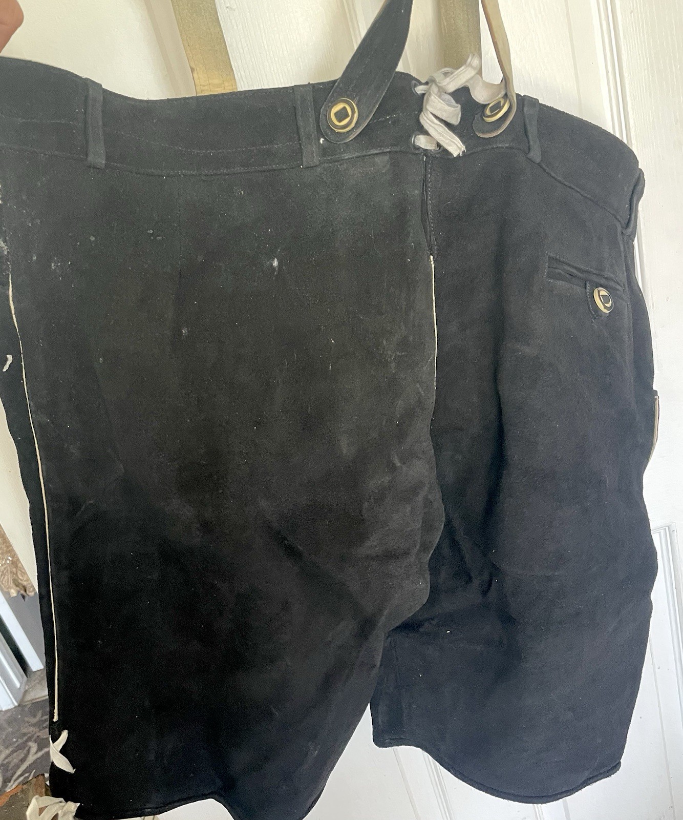 NWT Authentic Men’s Black Suede Leather Lederhosen Embroidered Size 46