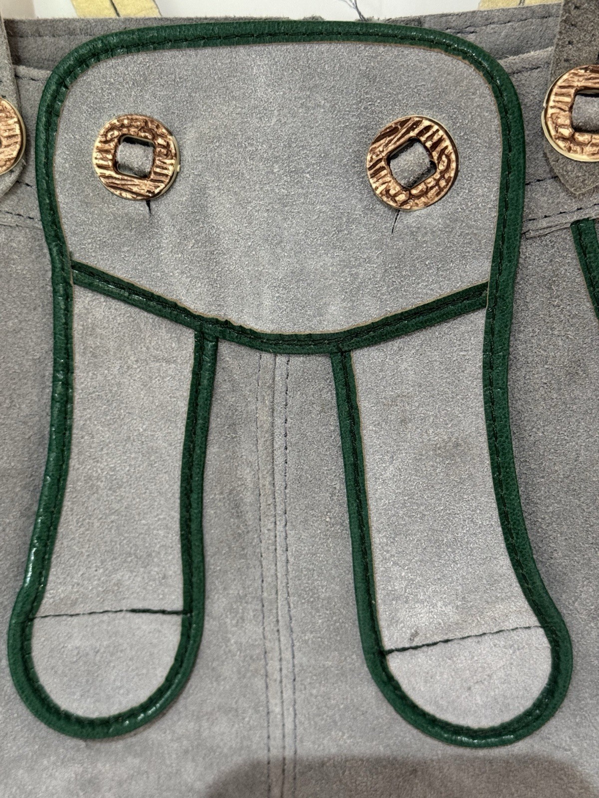 Lederhosen Children’s Suede Leather Pants with Suspenders (Vintage) Size 5/110