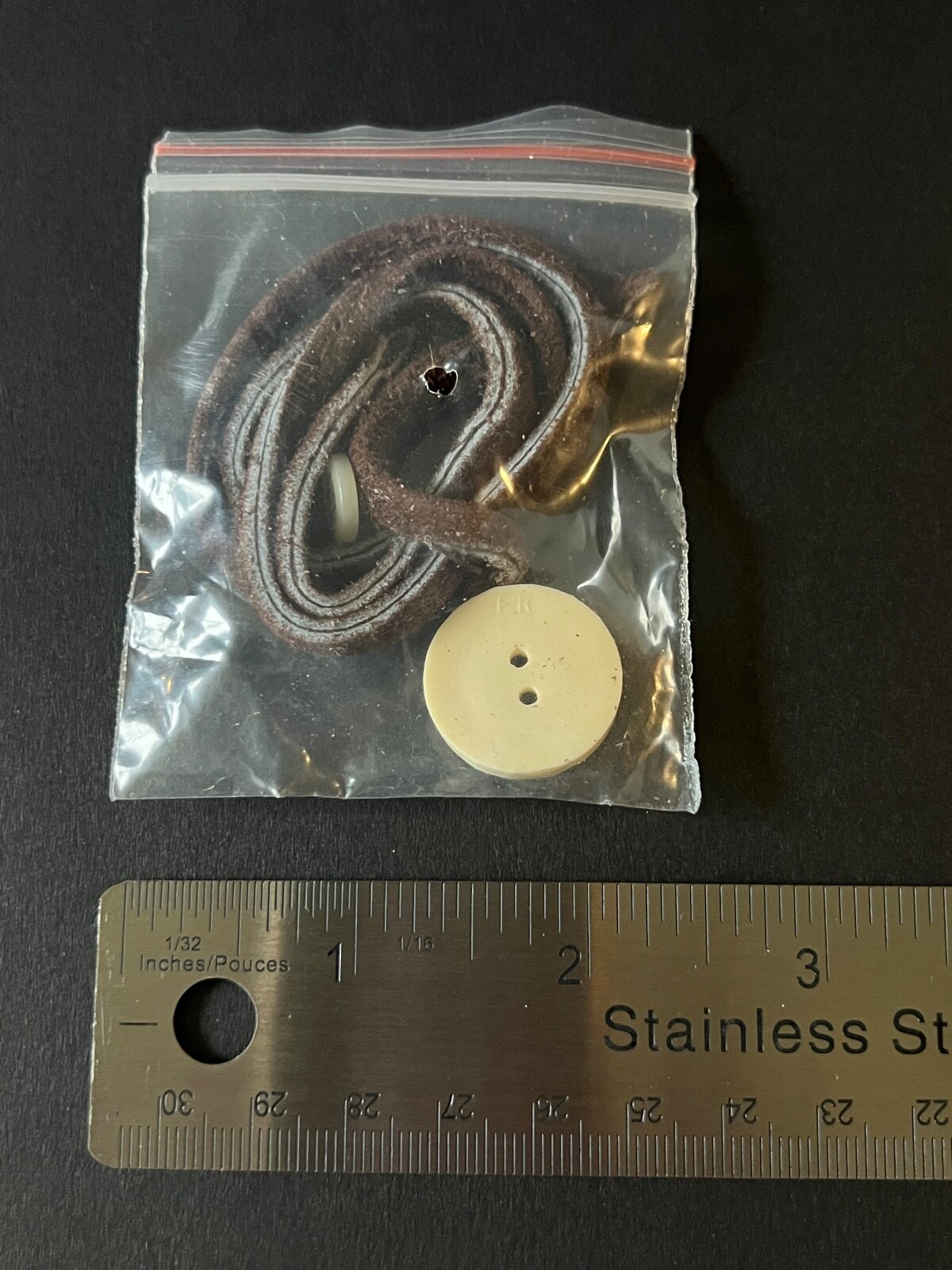 LEDERHOSEN BUTTON & BROWN LEATHER THONG LACE REPLACEMENT KIT – NEW IN PACKAGE